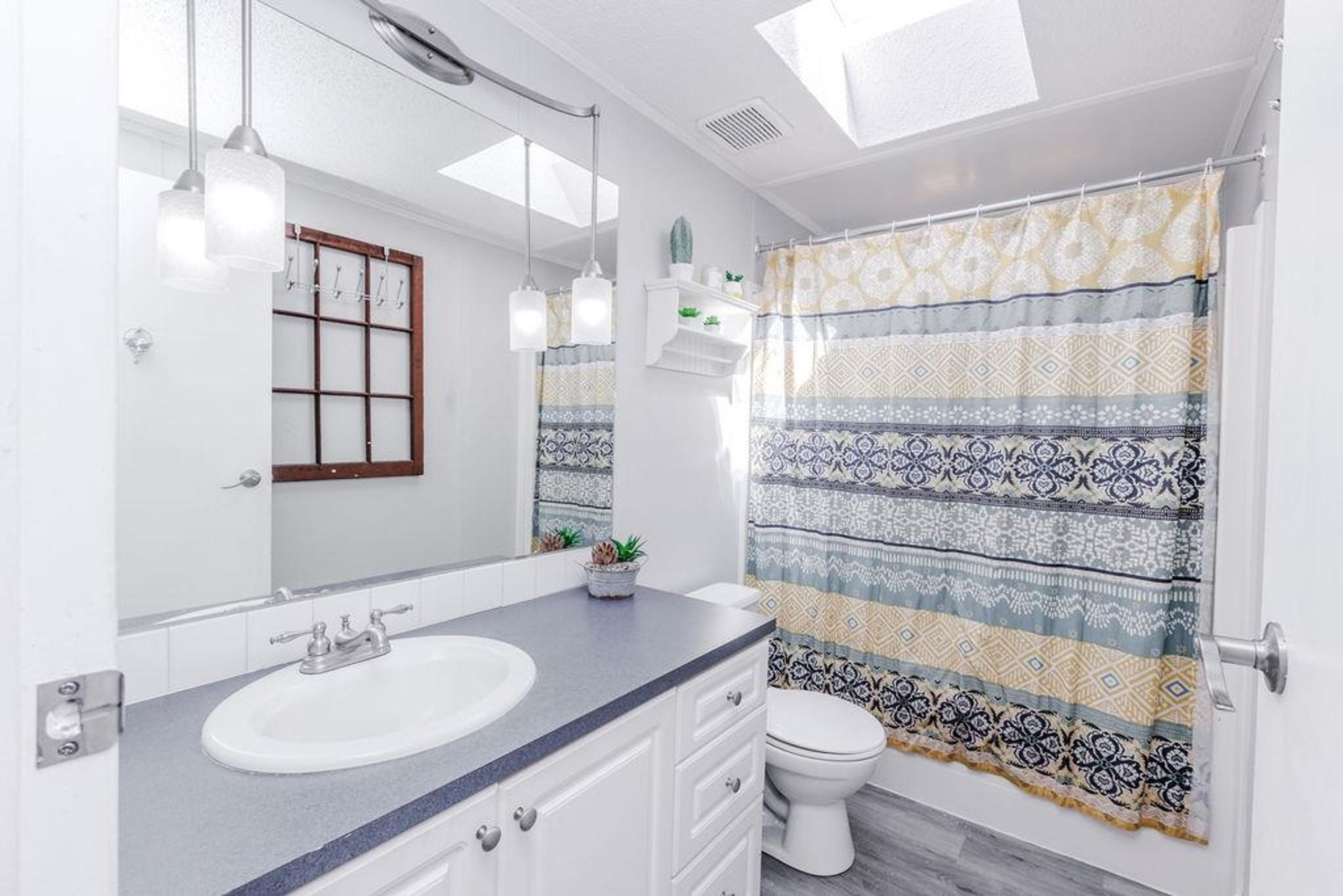 760 HILLCREST ROAD - 16