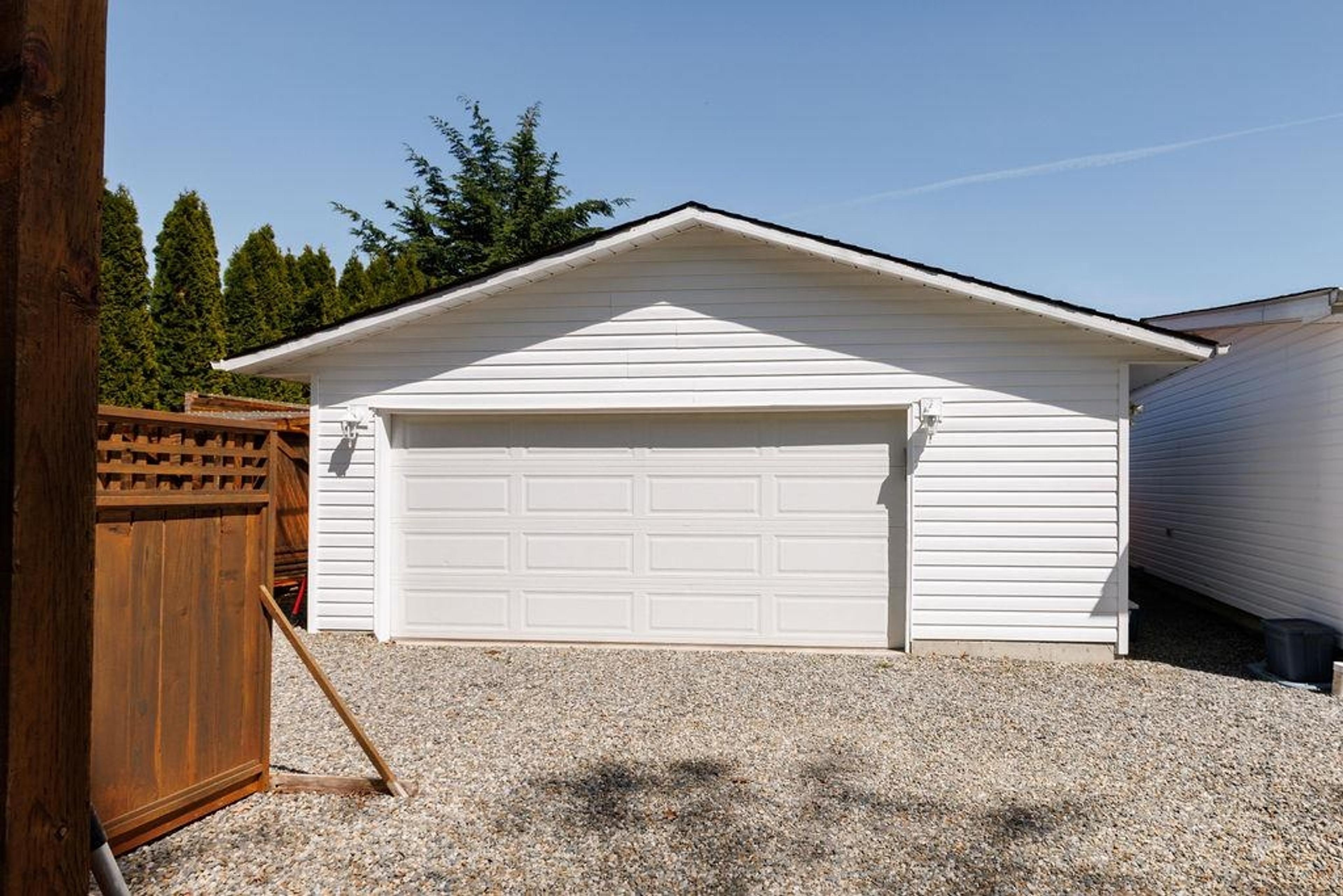 760 HILLCREST ROAD - 22