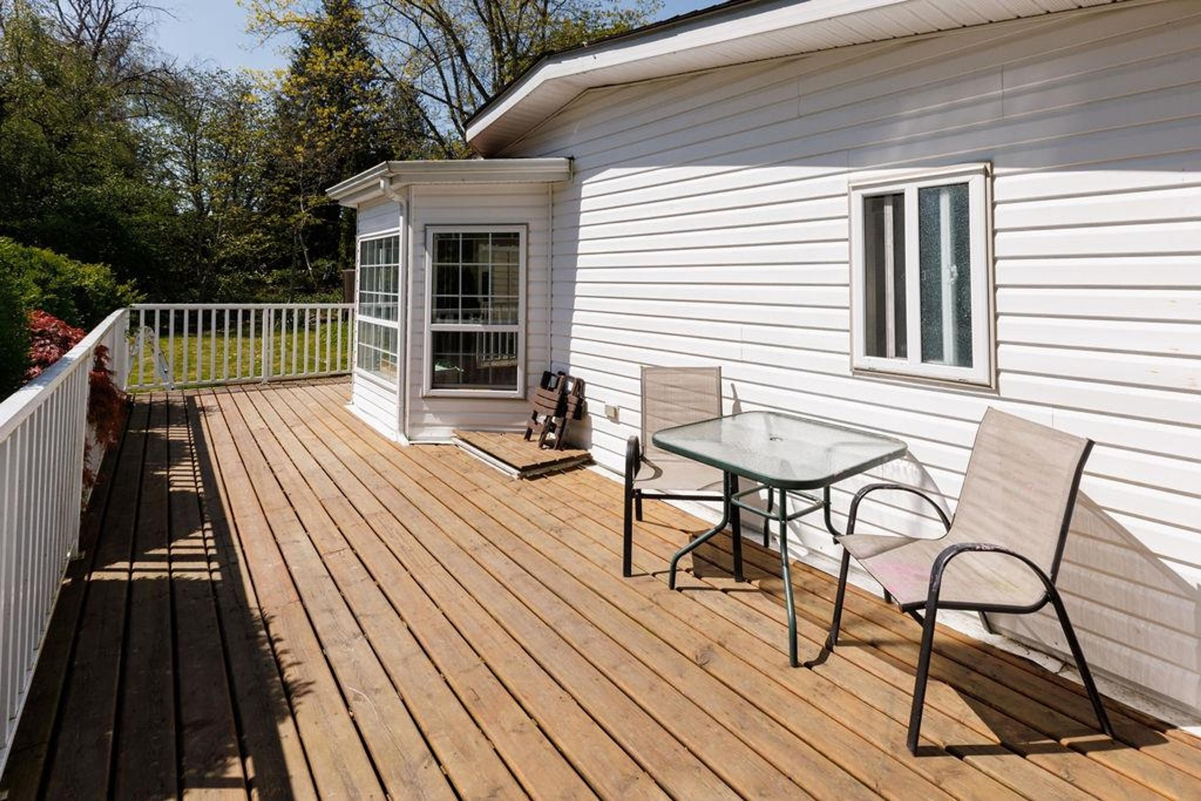 760 HILLCREST ROAD - Main Image