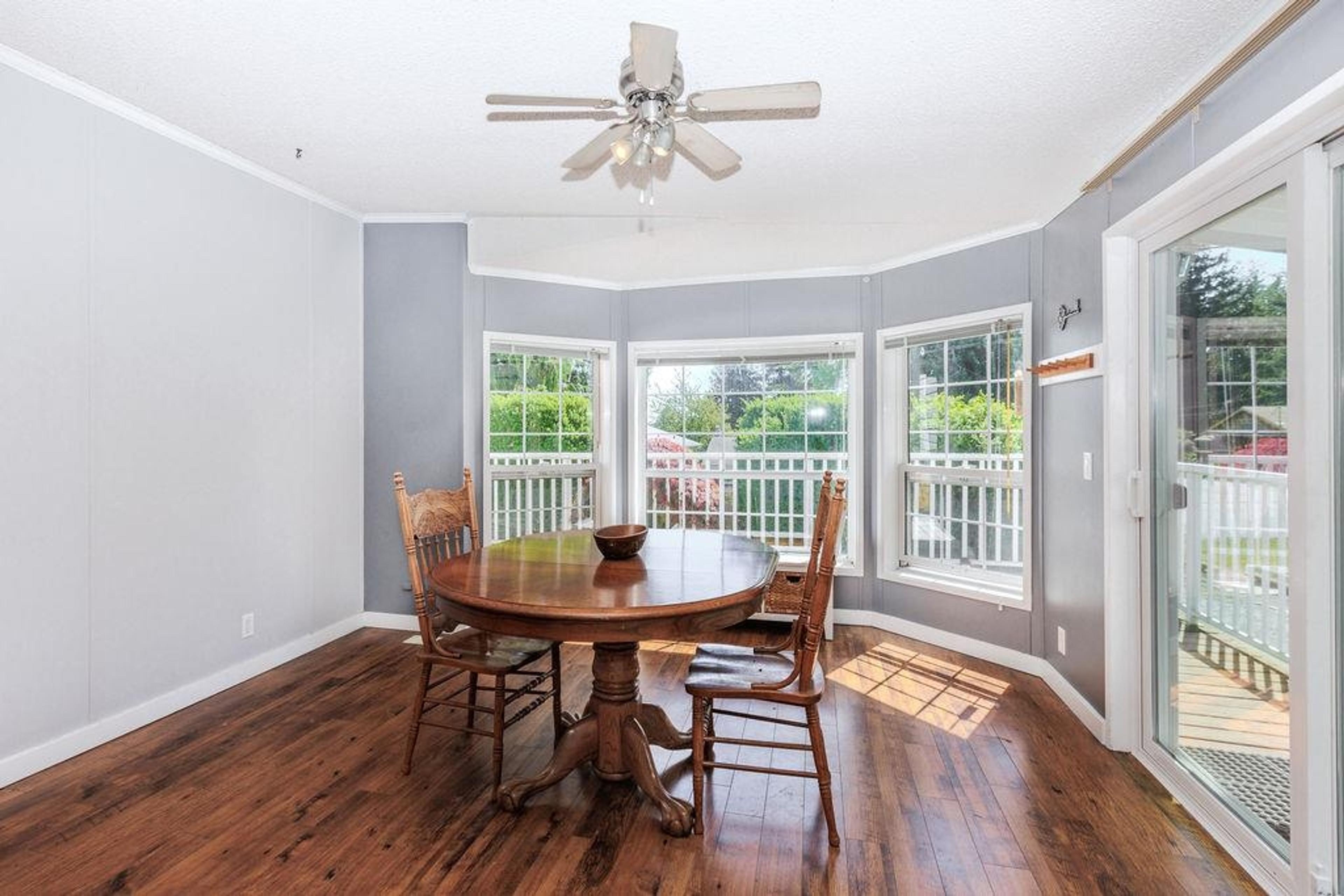 760 HILLCREST ROAD - 10