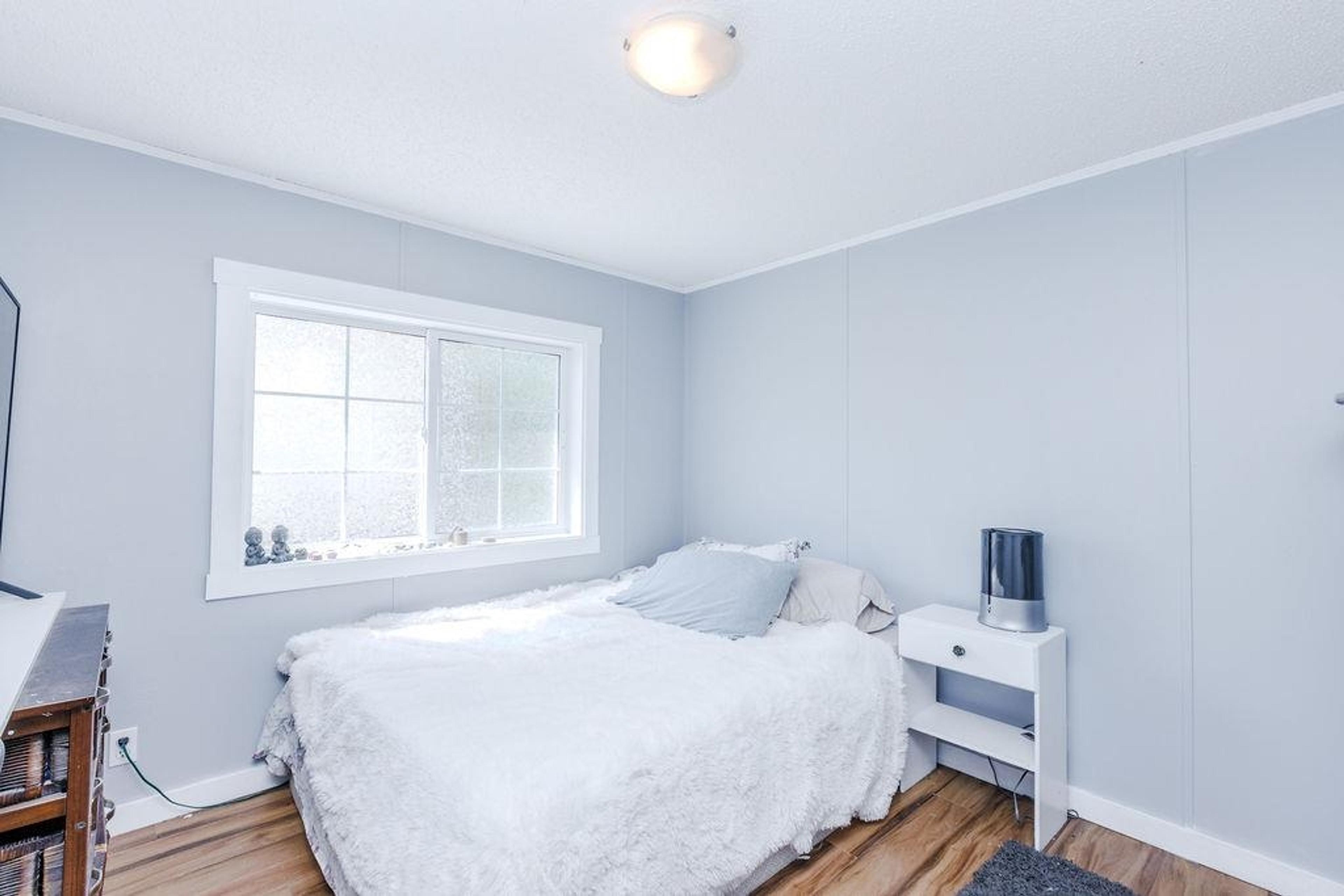 760 HILLCREST ROAD - 14