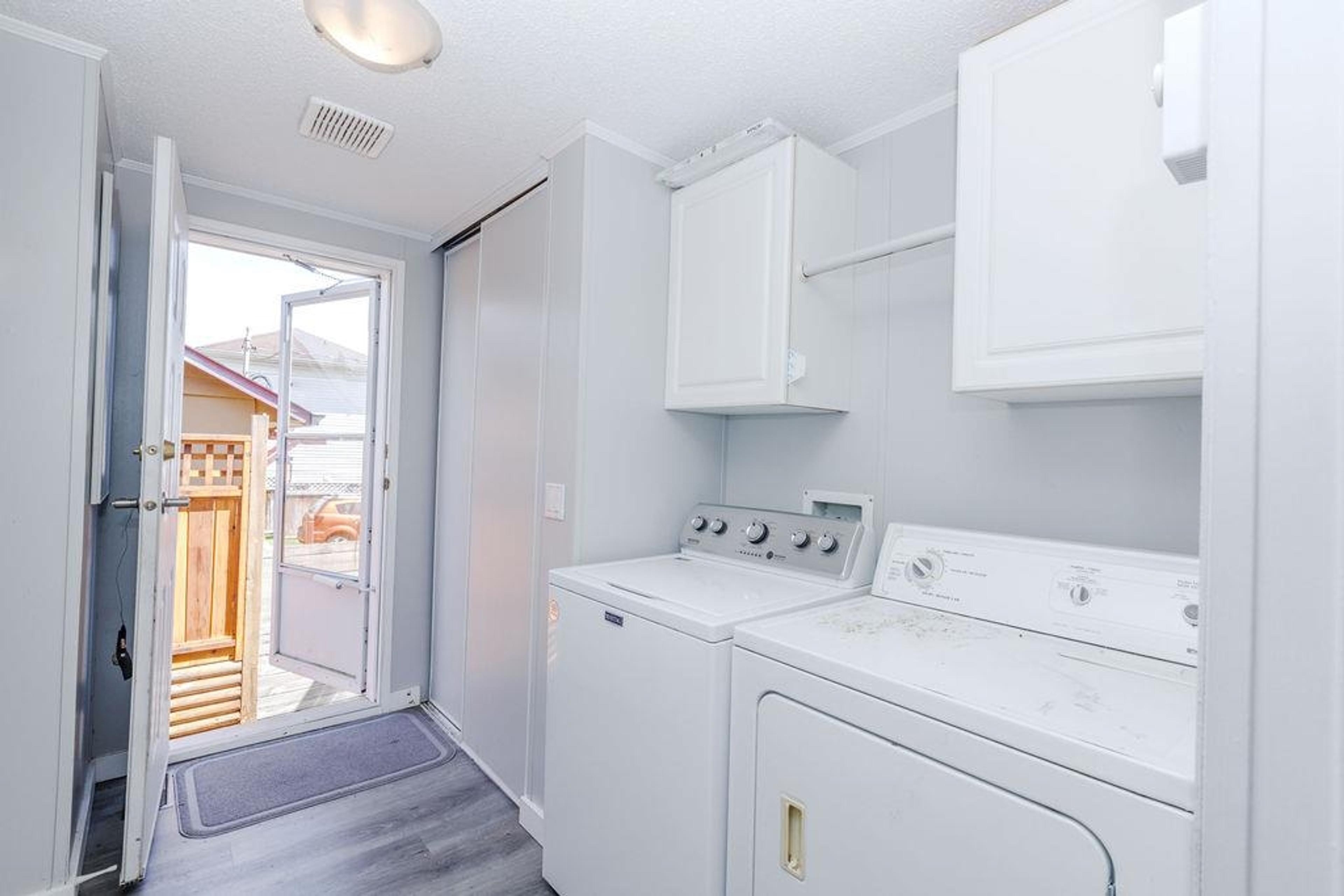 760 HILLCREST ROAD - 18