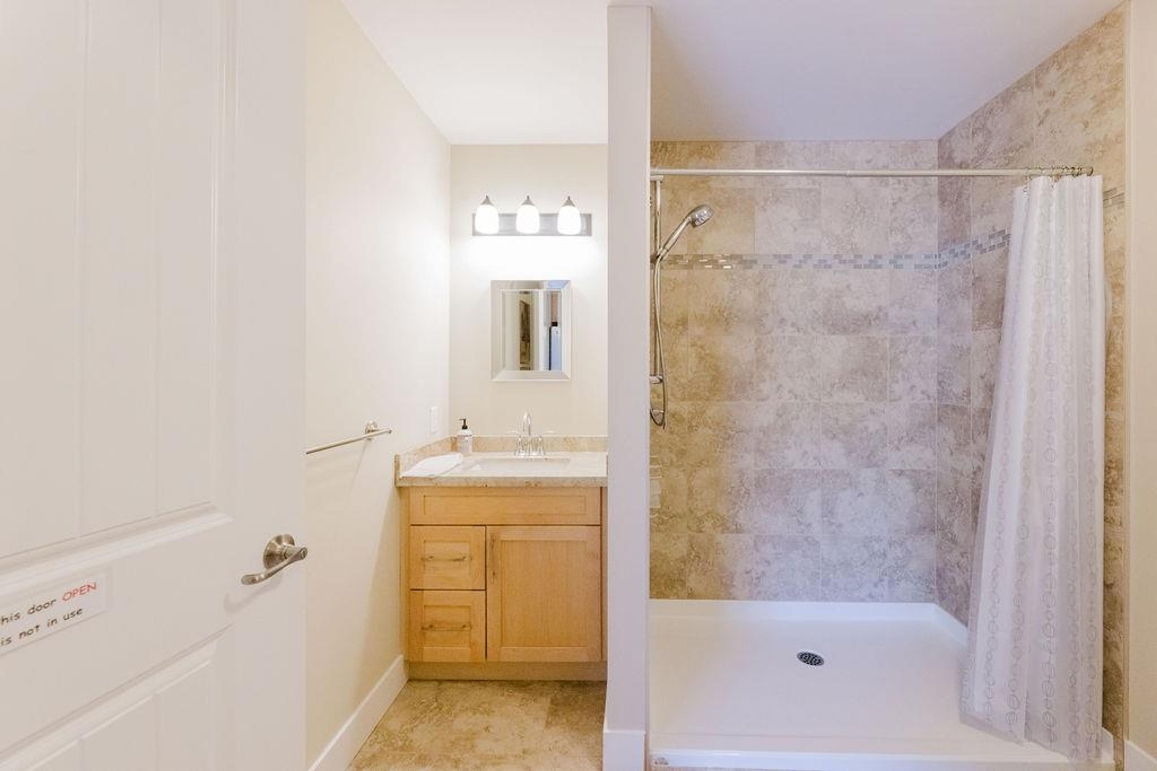 #201 518 SHAW ROAD - 24