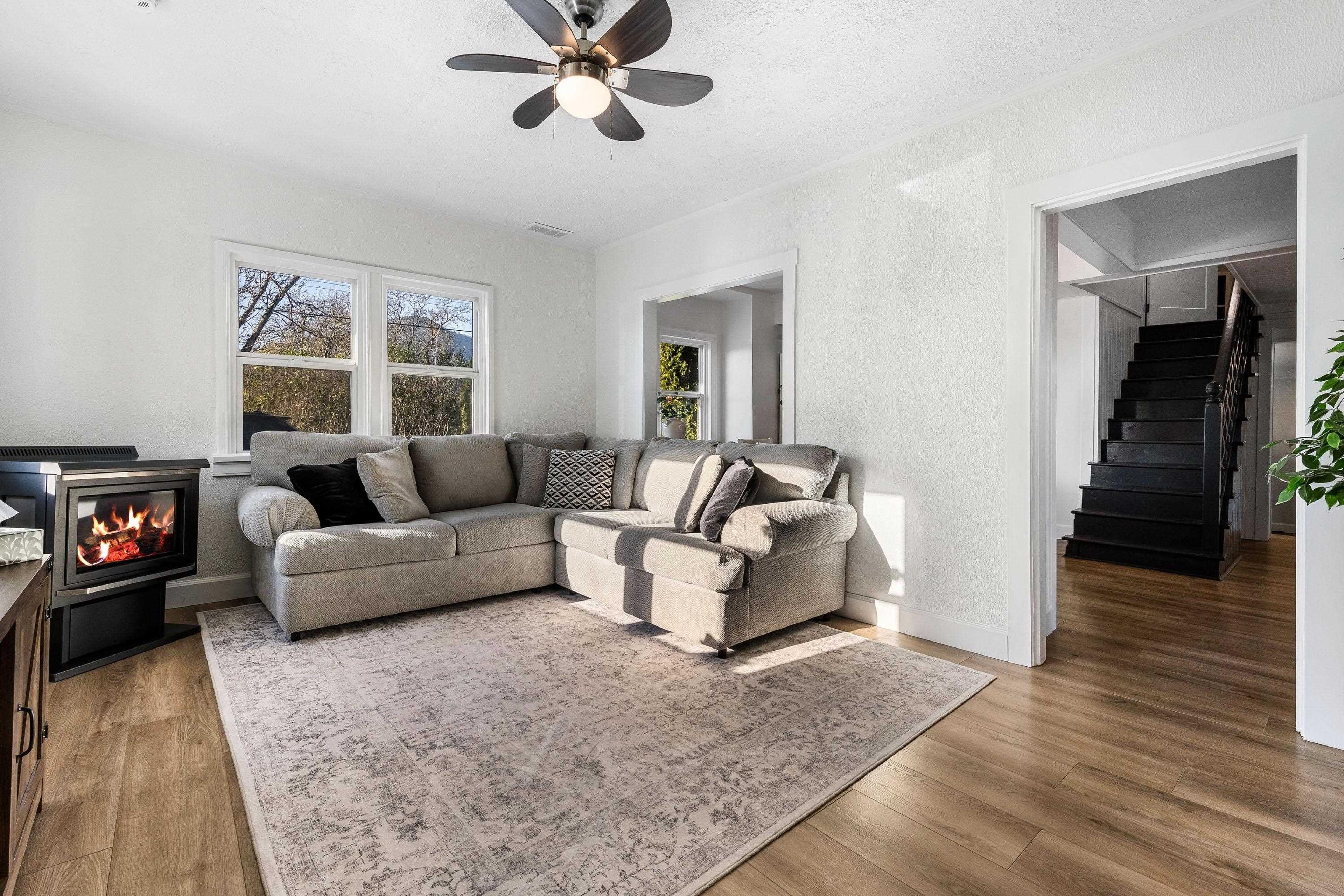 4990 BOUNDARY ROAD - 13