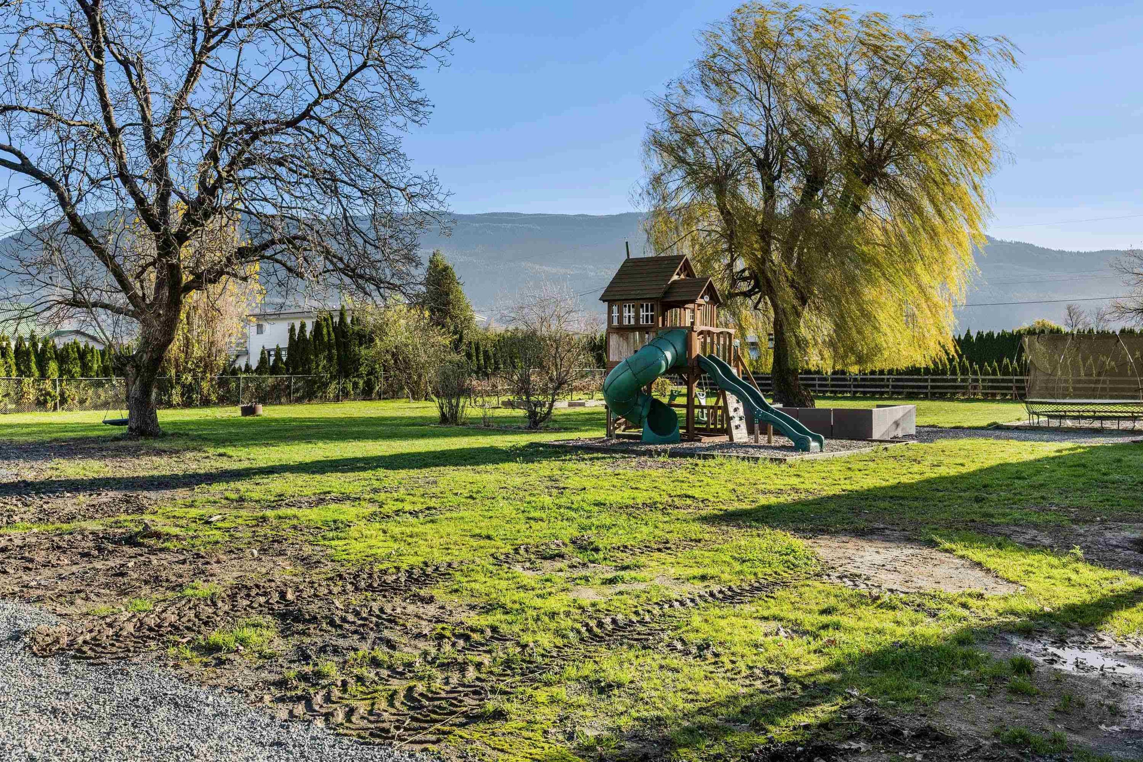 4990 BOUNDARY ROAD - 37