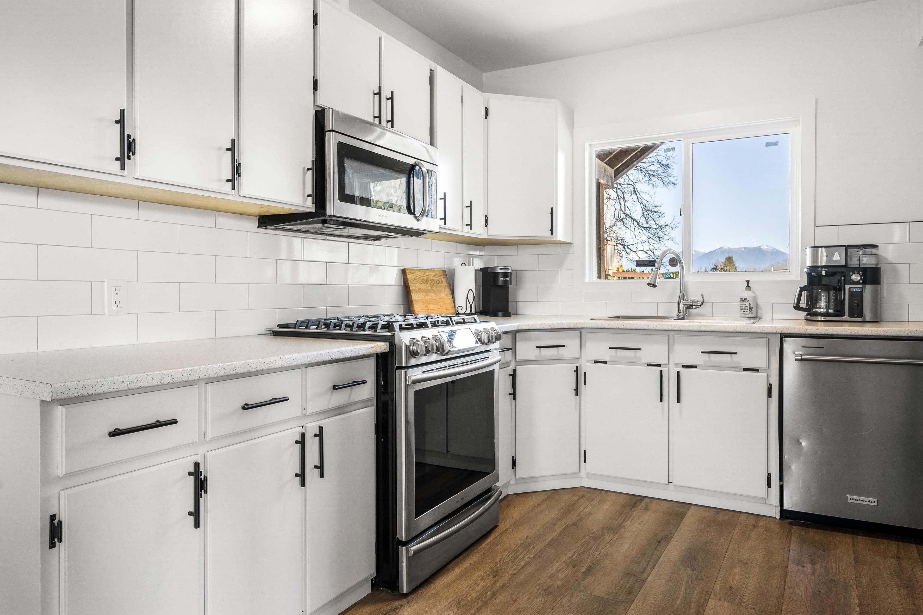 4990 BOUNDARY ROAD - 19