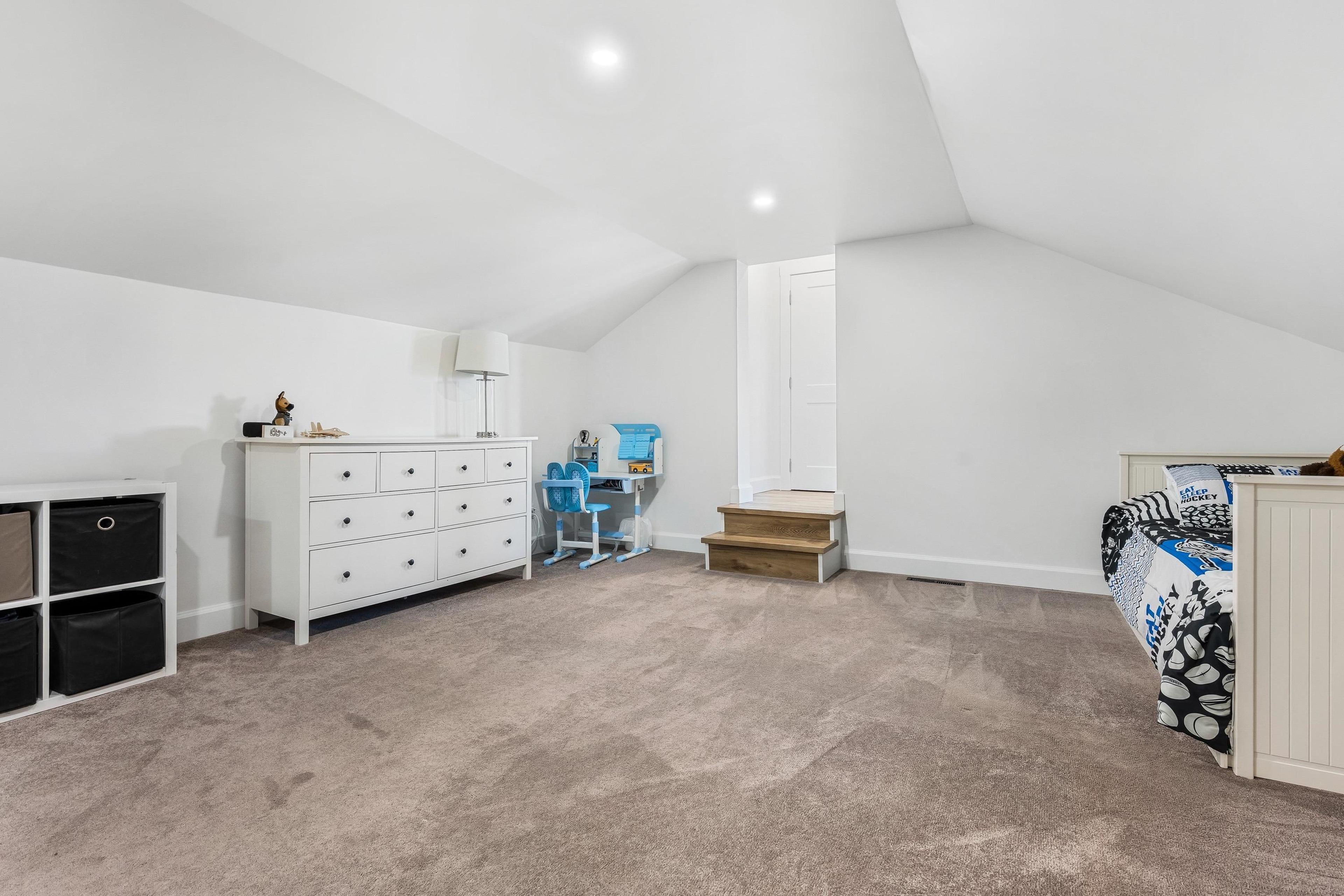 4990 BOUNDARY ROAD - 35