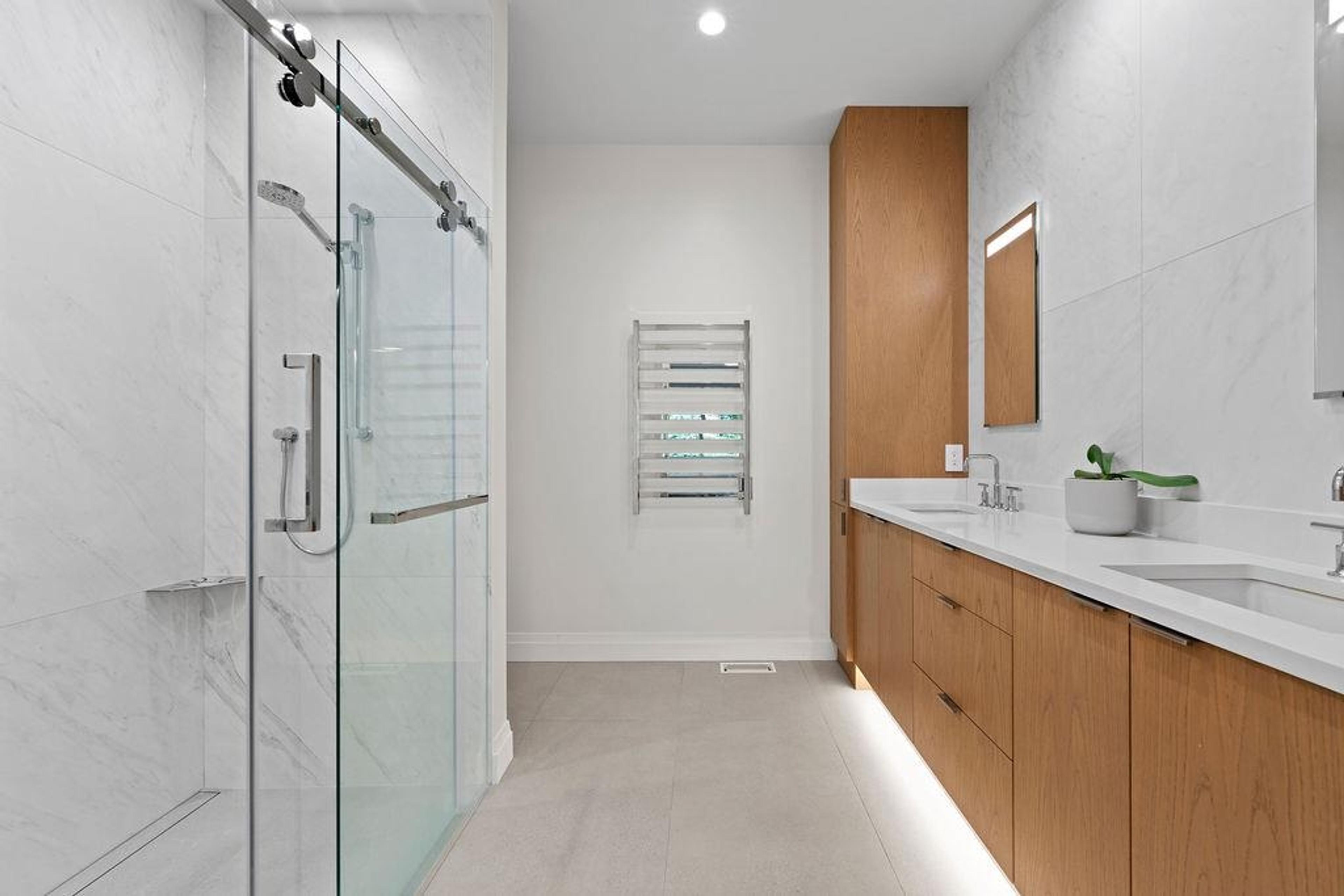 15541 OXENHAM AVENUE - 17