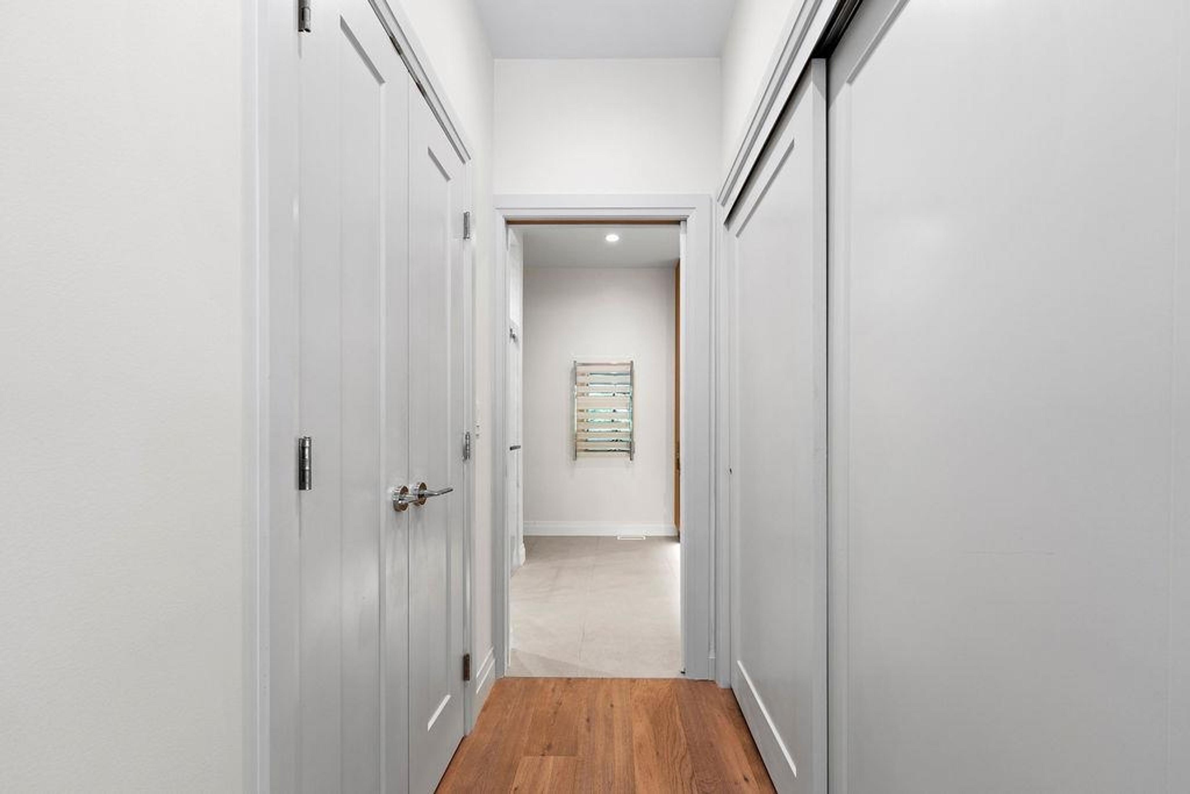 15541 OXENHAM AVENUE - 16