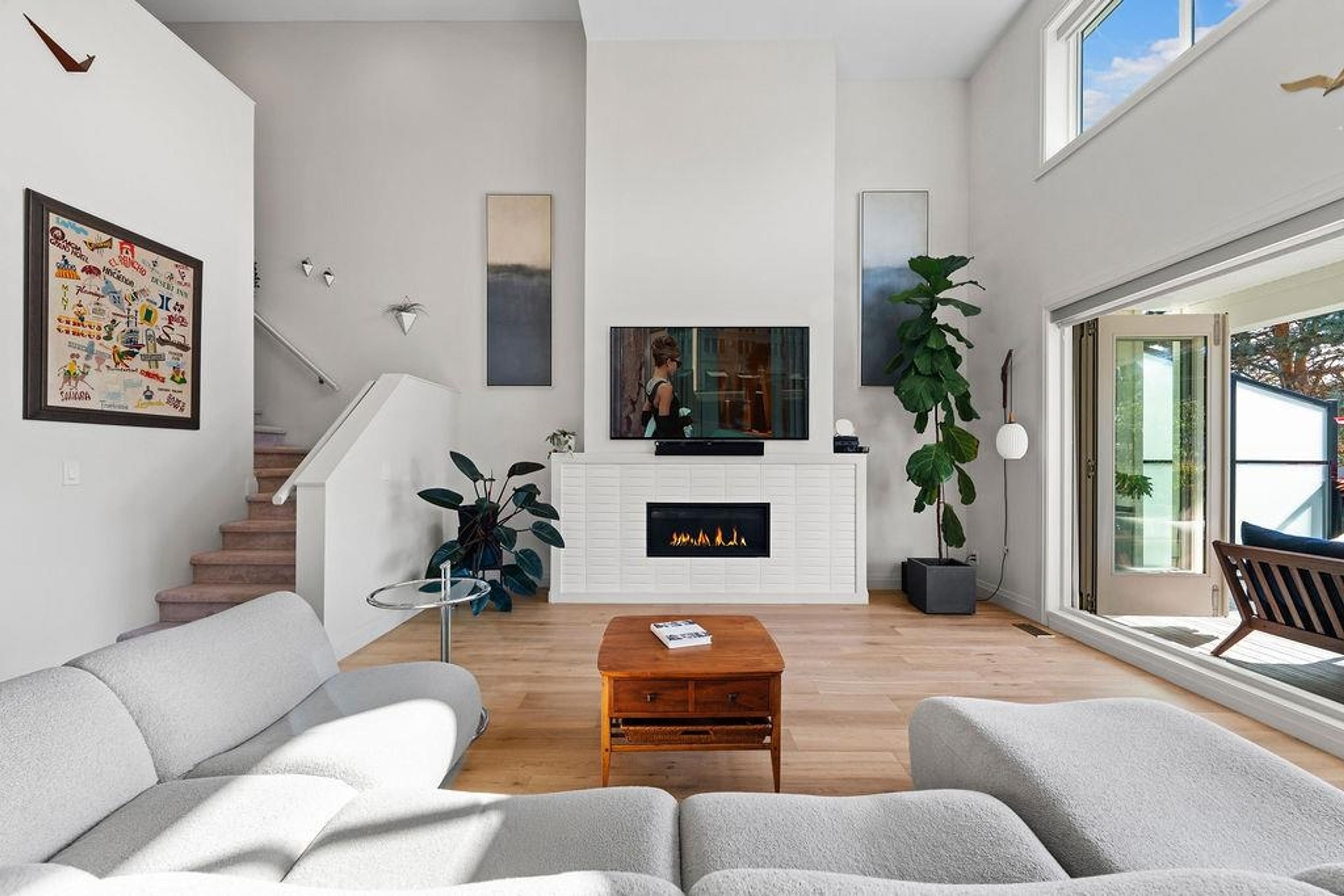 15541 OXENHAM AVENUE - Image 3