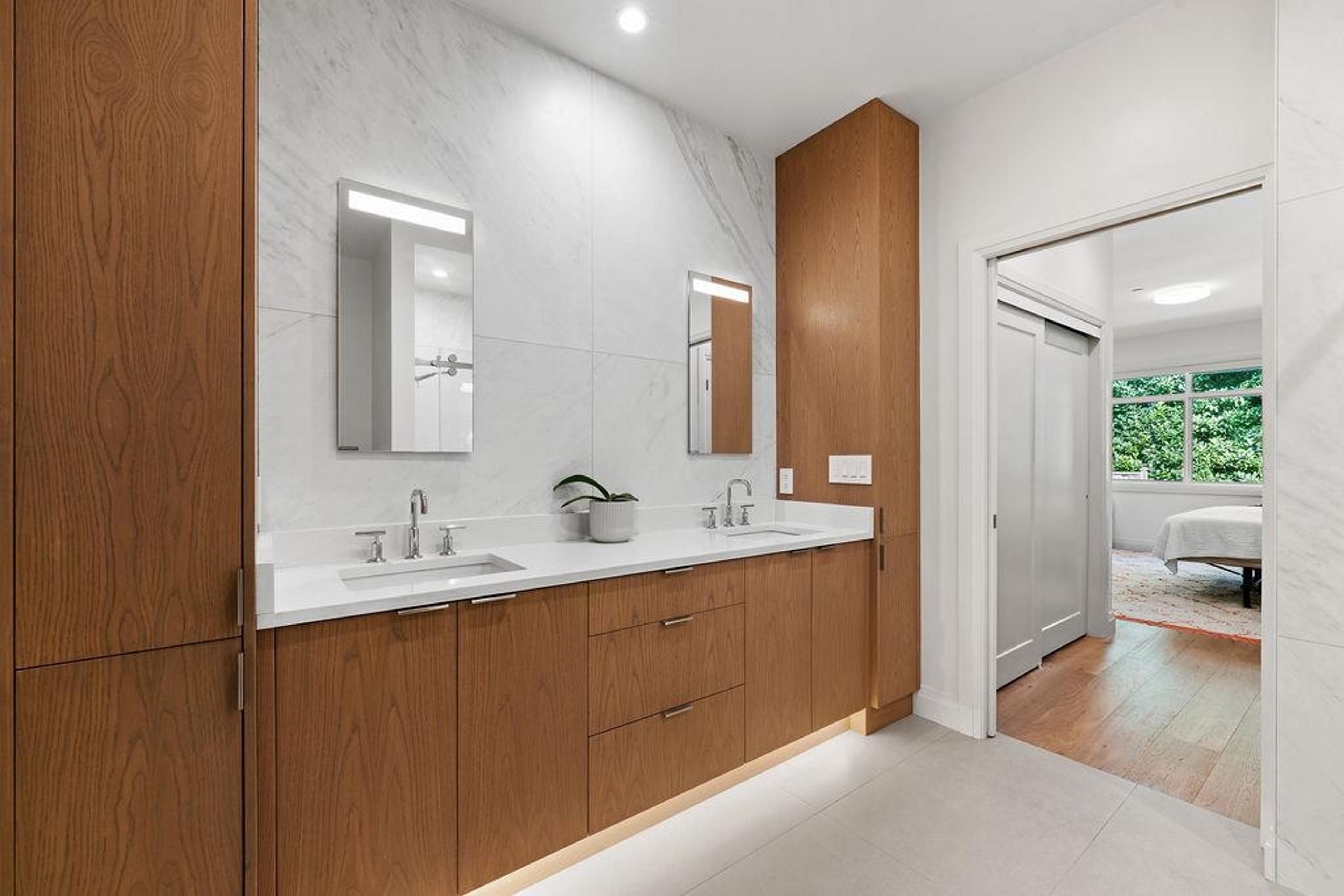 15541 OXENHAM AVENUE - 18