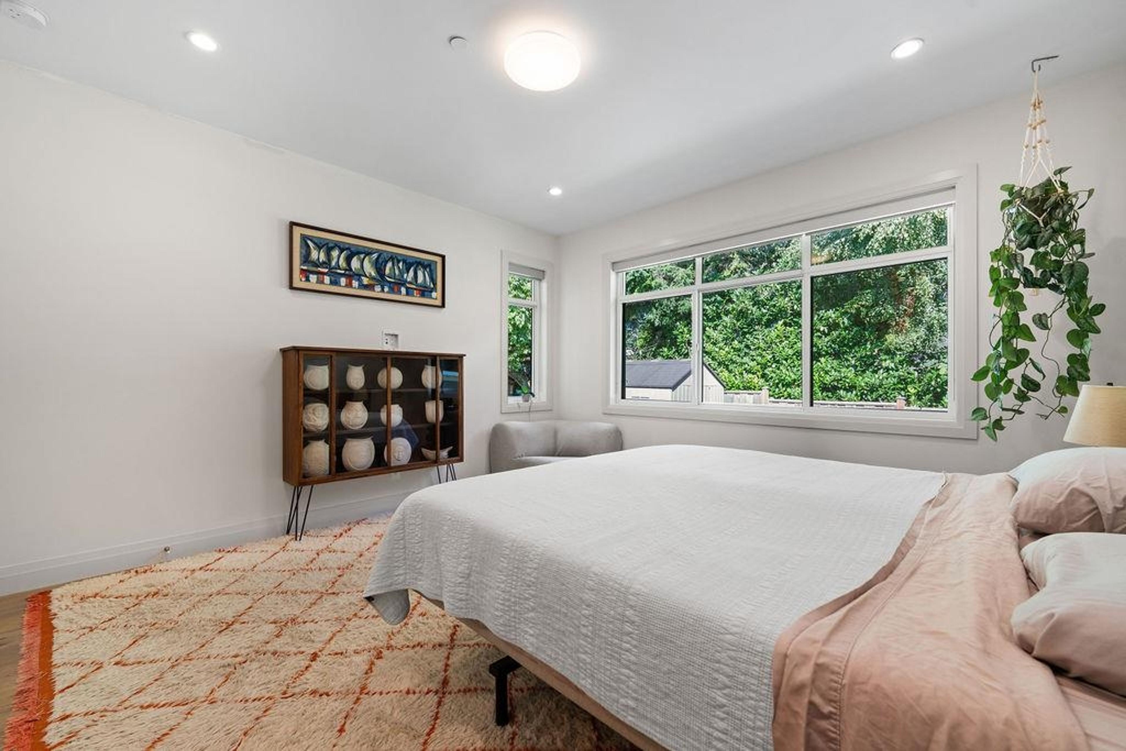 15541 OXENHAM AVENUE - 15