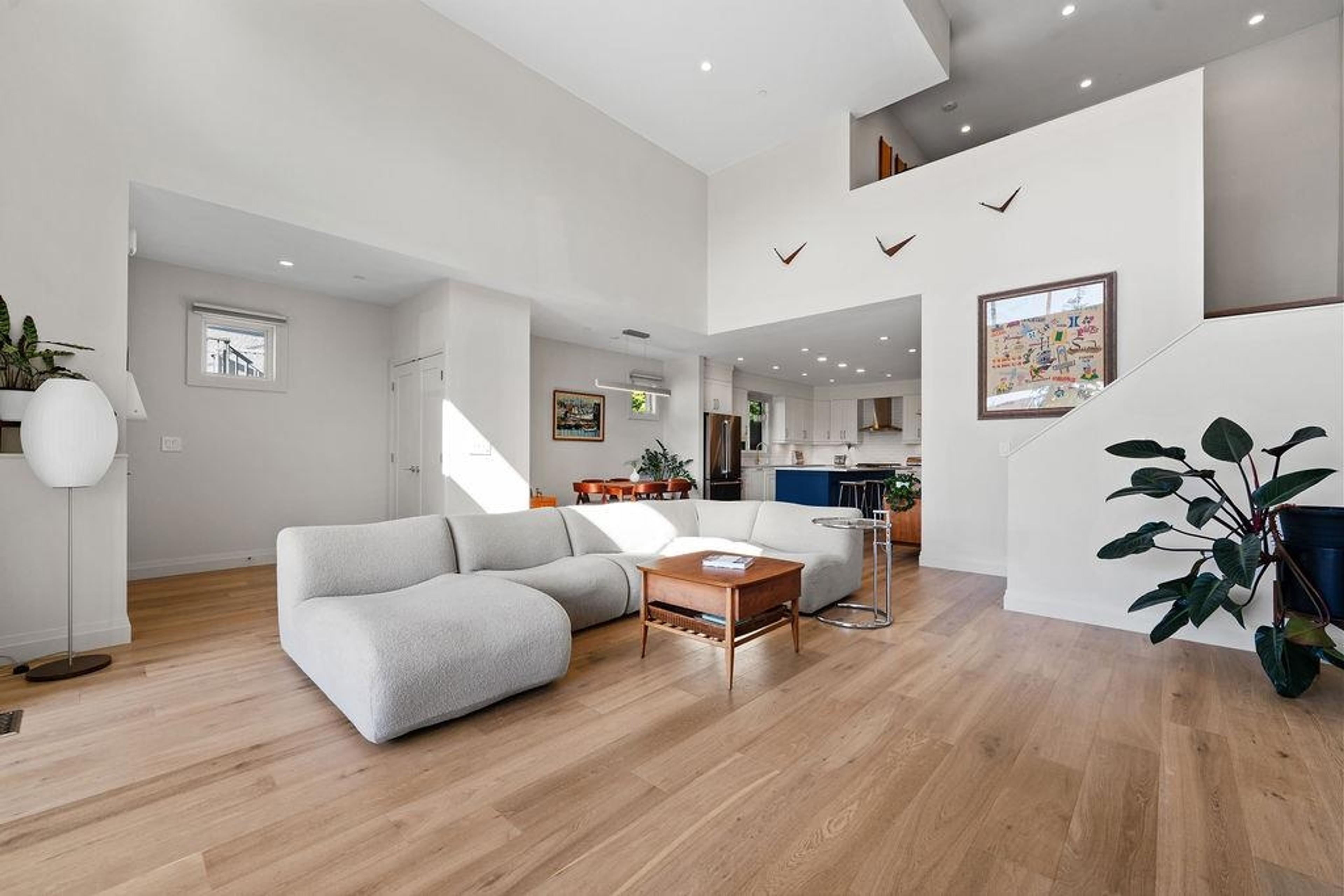 15541 OXENHAM AVENUE - 4