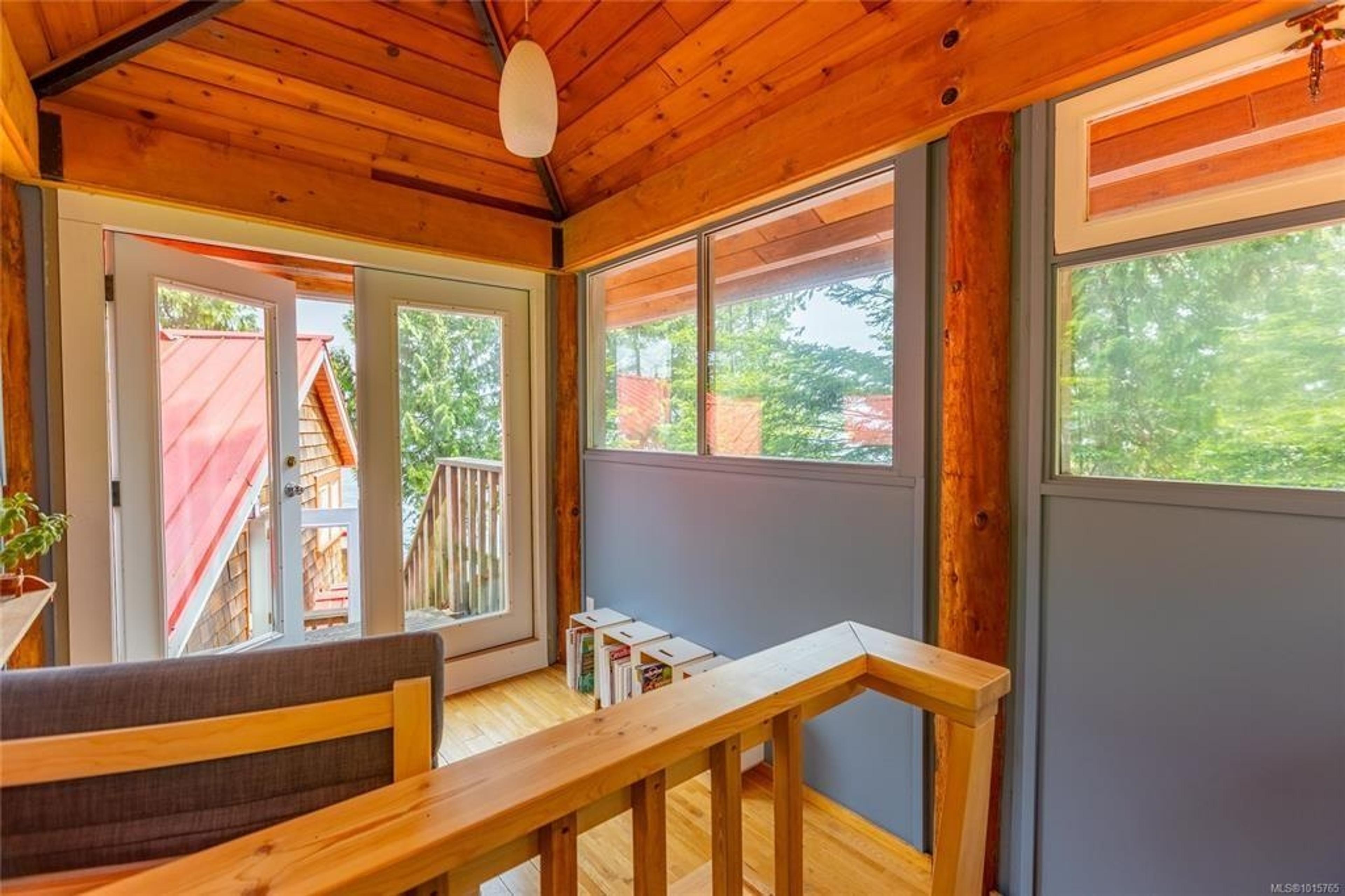 105 ISLAND PARK DRIVE - 32