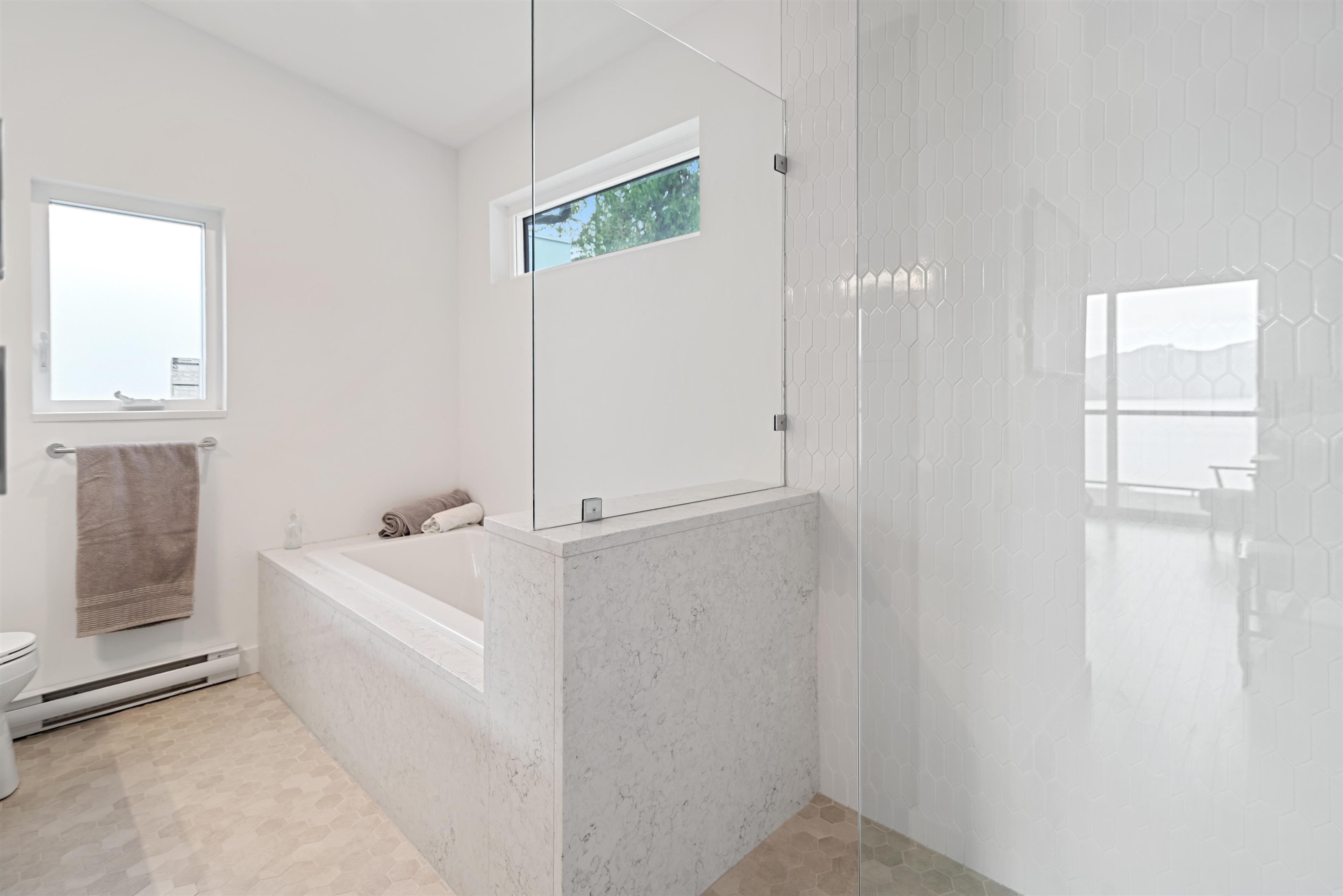 1829 NORTH ROAD - 13