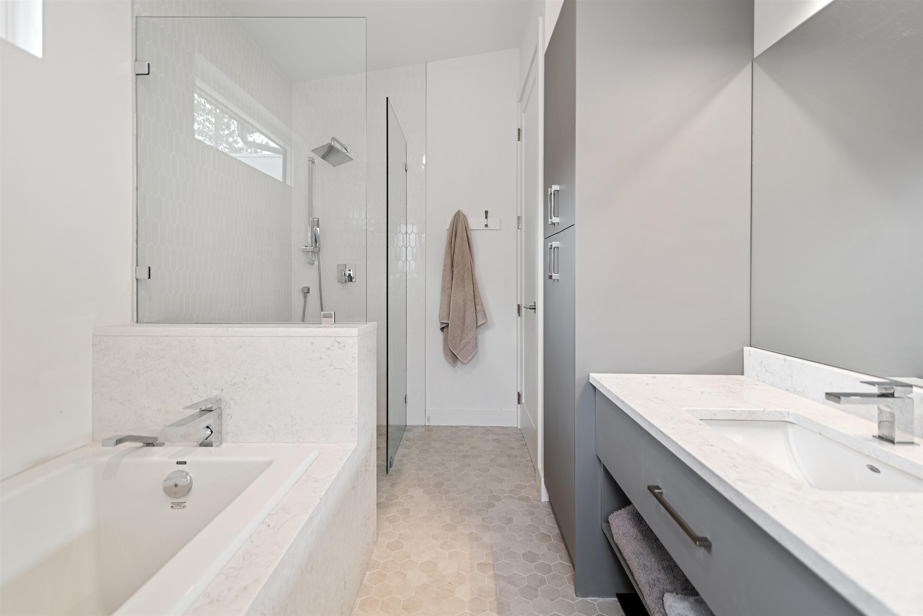 1829 NORTH ROAD - 14