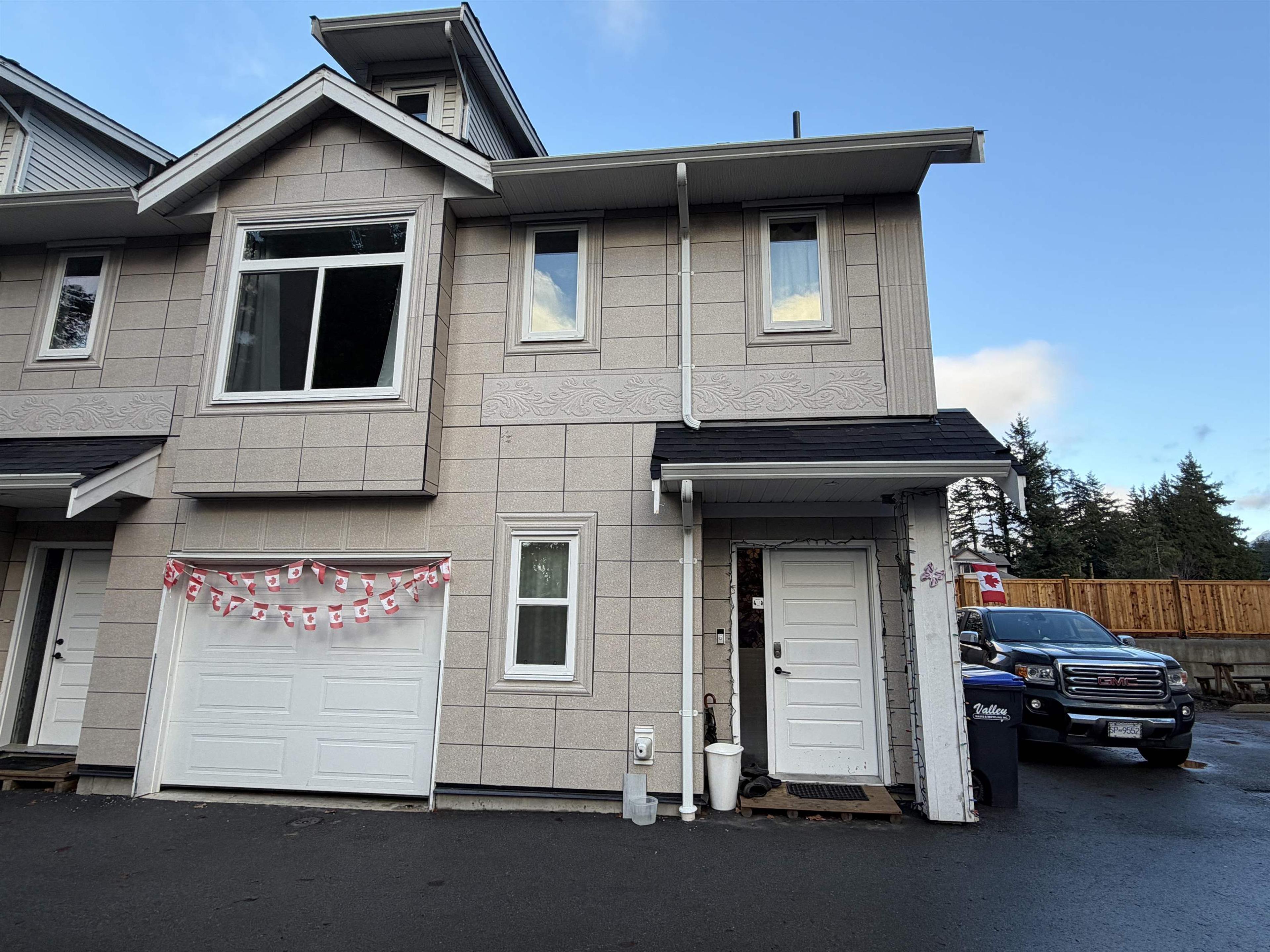 #3 548 PARK STREET - Image 1