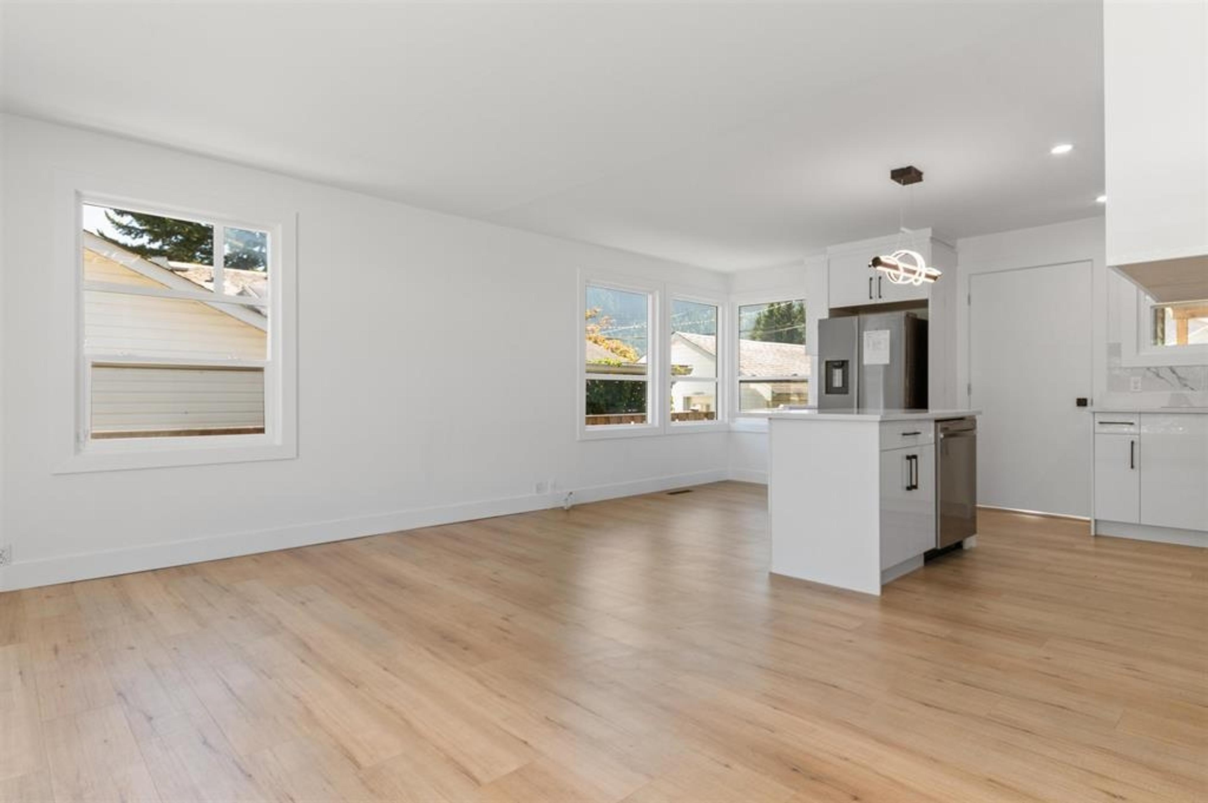 524 RUPERT STREET - 9