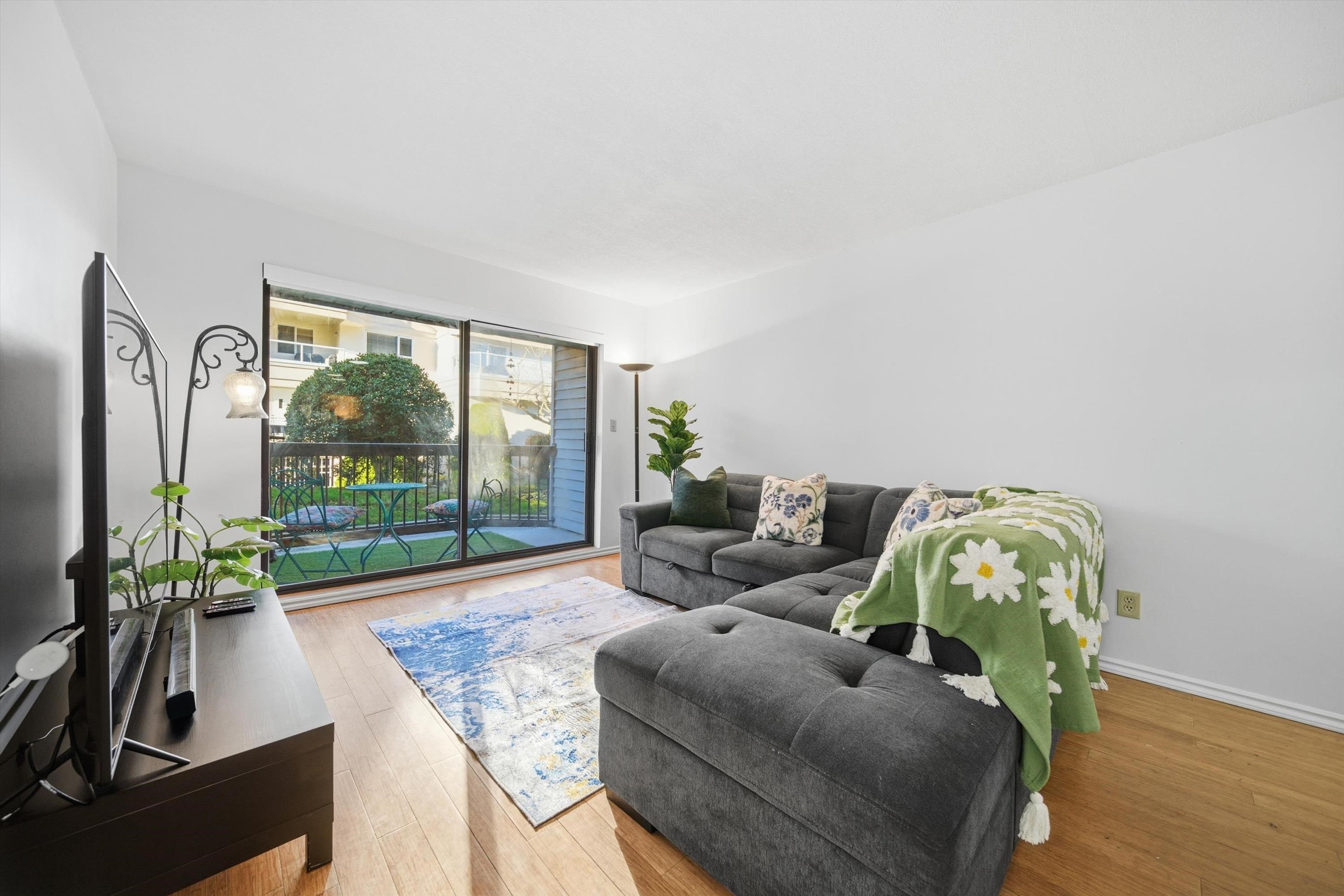 #104 15290 THRIFT AVENUE - 6