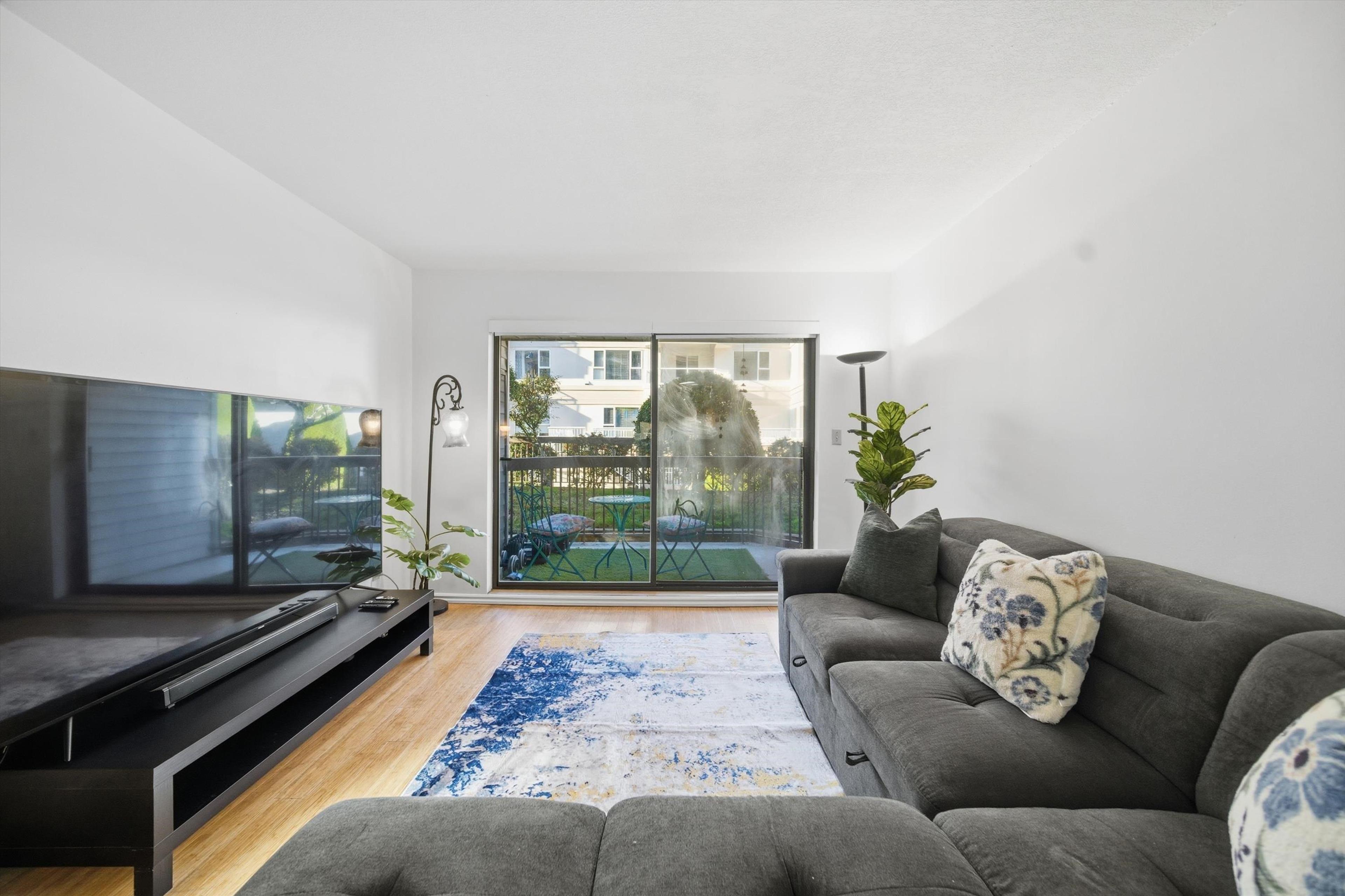 #104 15290 THRIFT AVENUE - 4