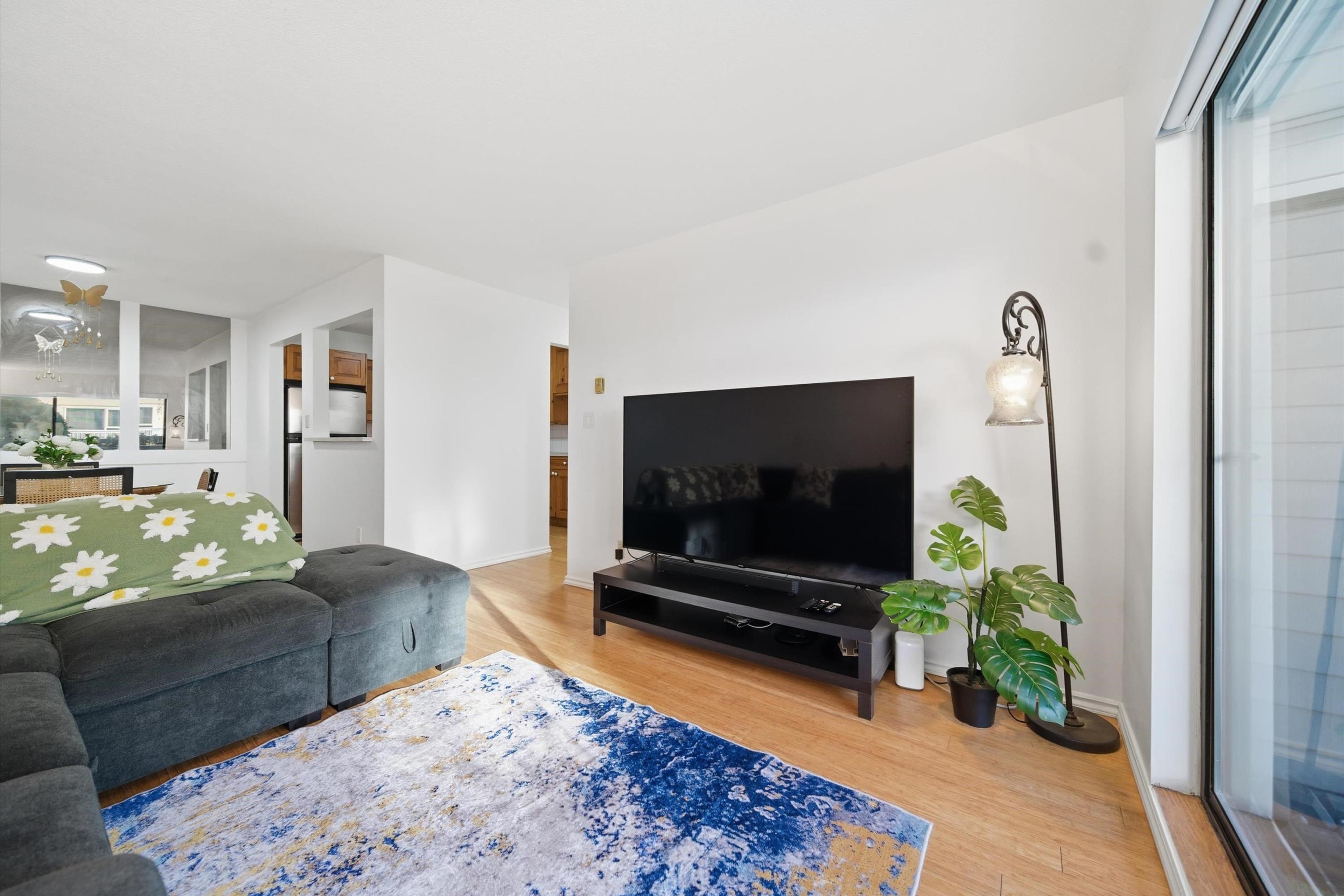 #104 15290 THRIFT AVENUE - 8