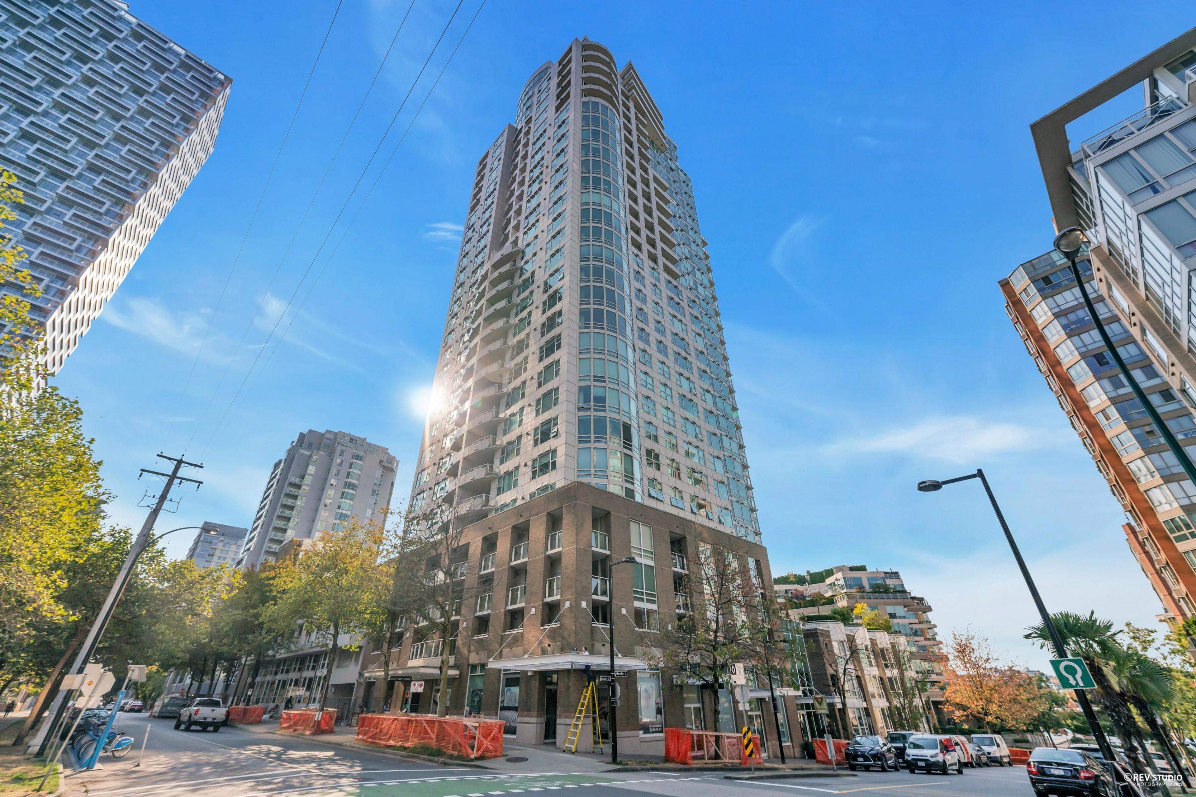 1500 Hornby Street, Vancouver - Exteriors - Photo 5