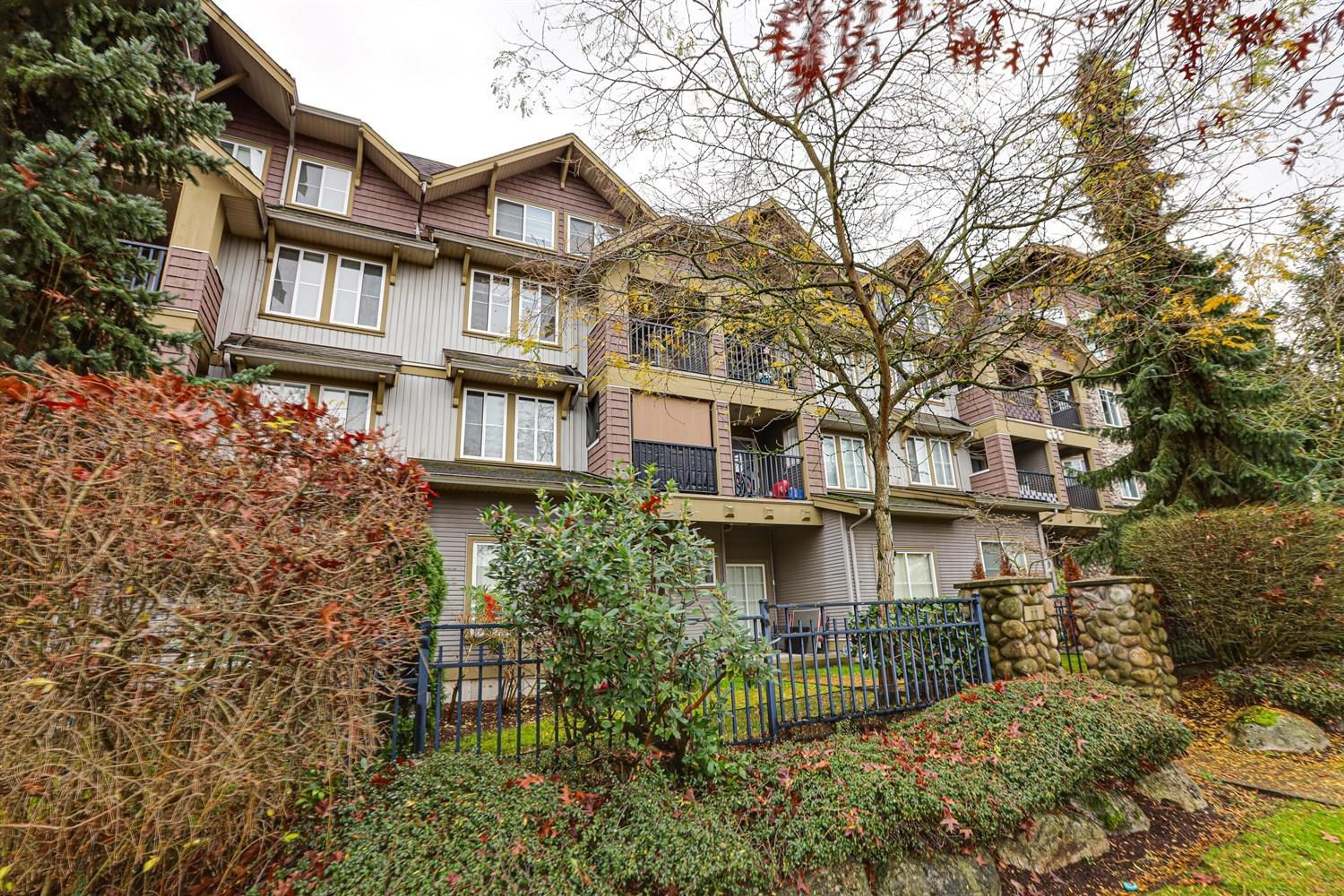 12040 68 Avenue, Surrey - Exteriors - Photo 9