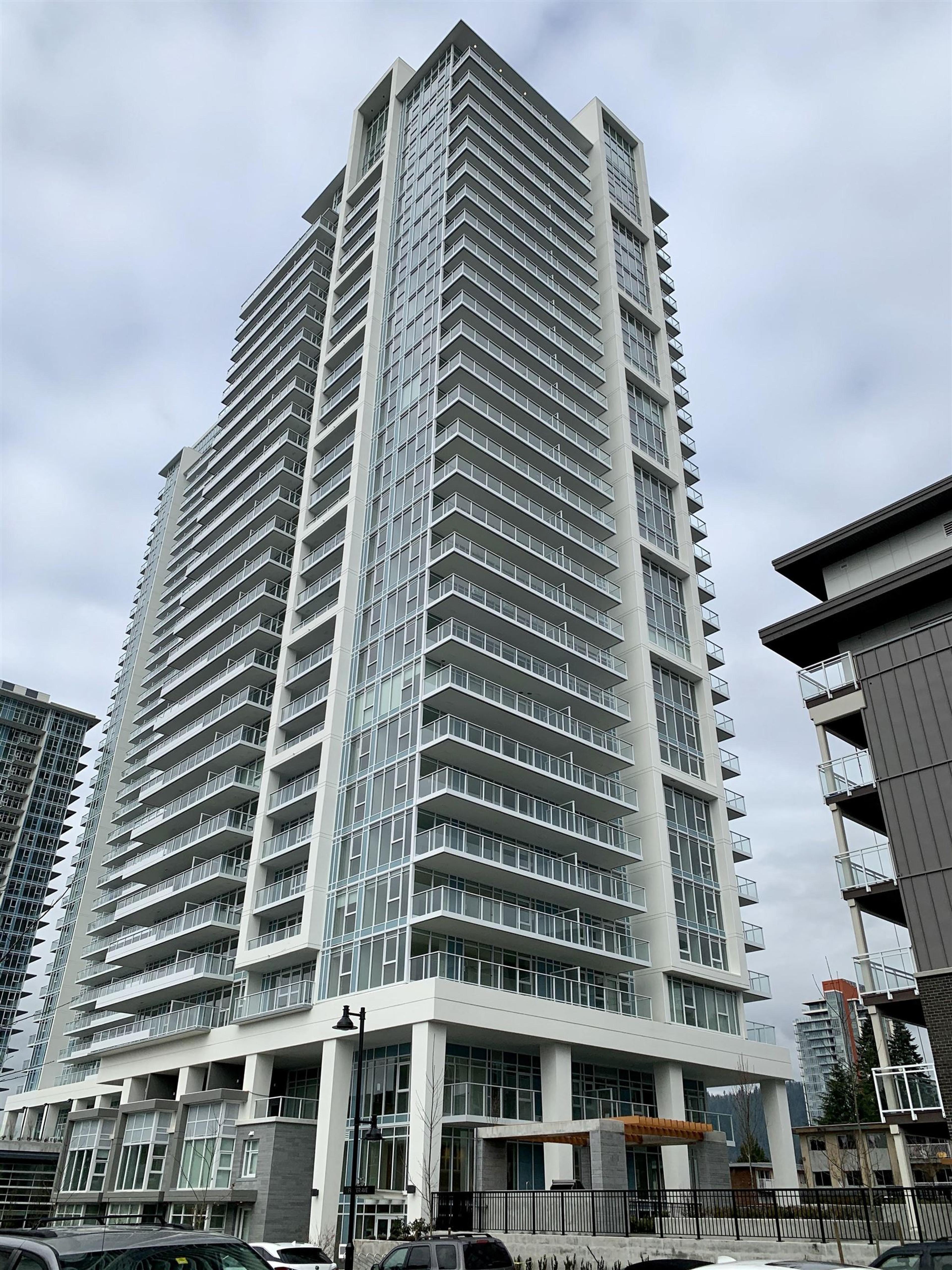 525 Foster Avenue, Coquitlam - Exteriors - Photo 5