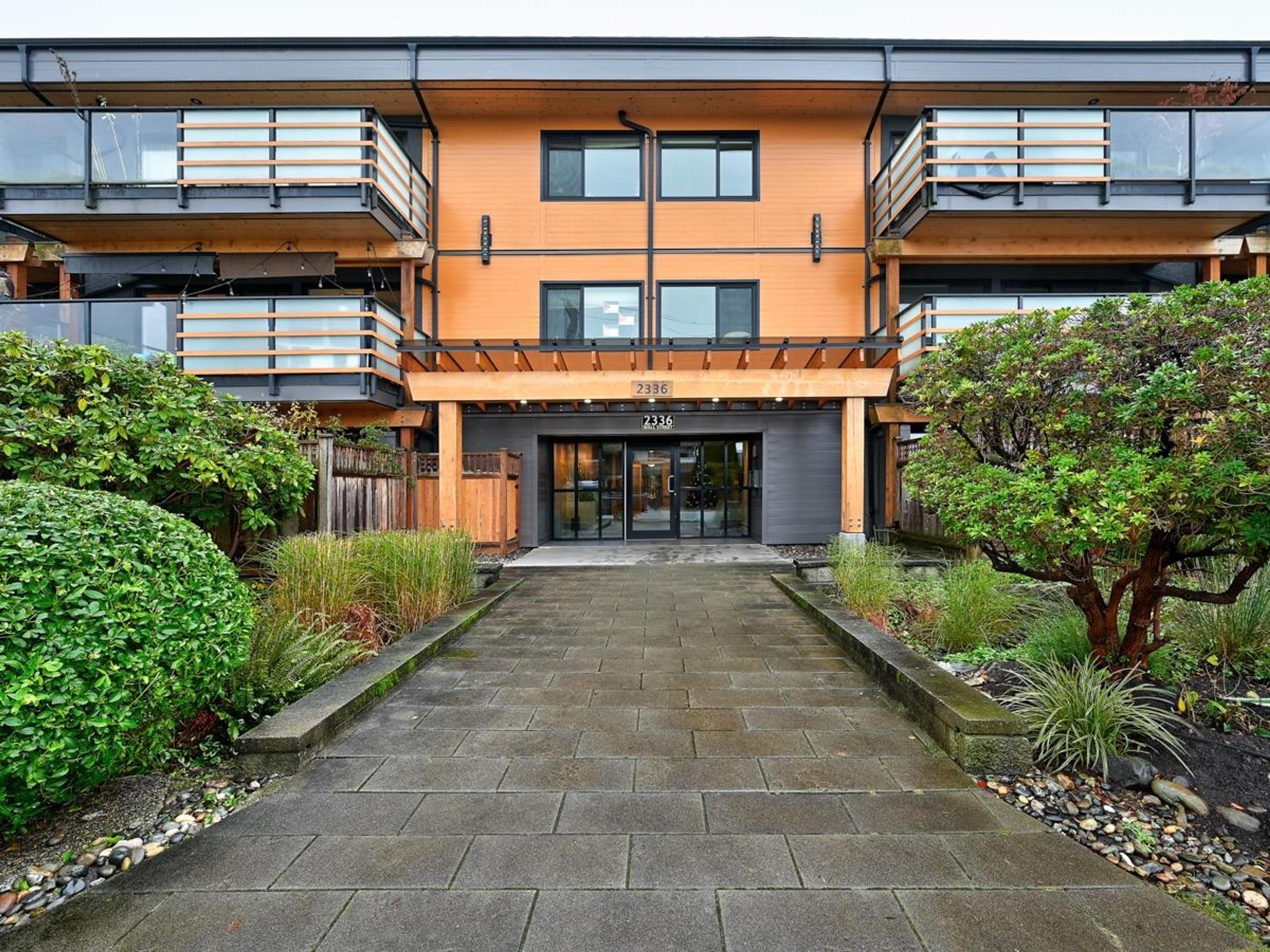 2336 Wall Street, Vancouver - Exteriors - Photo 1