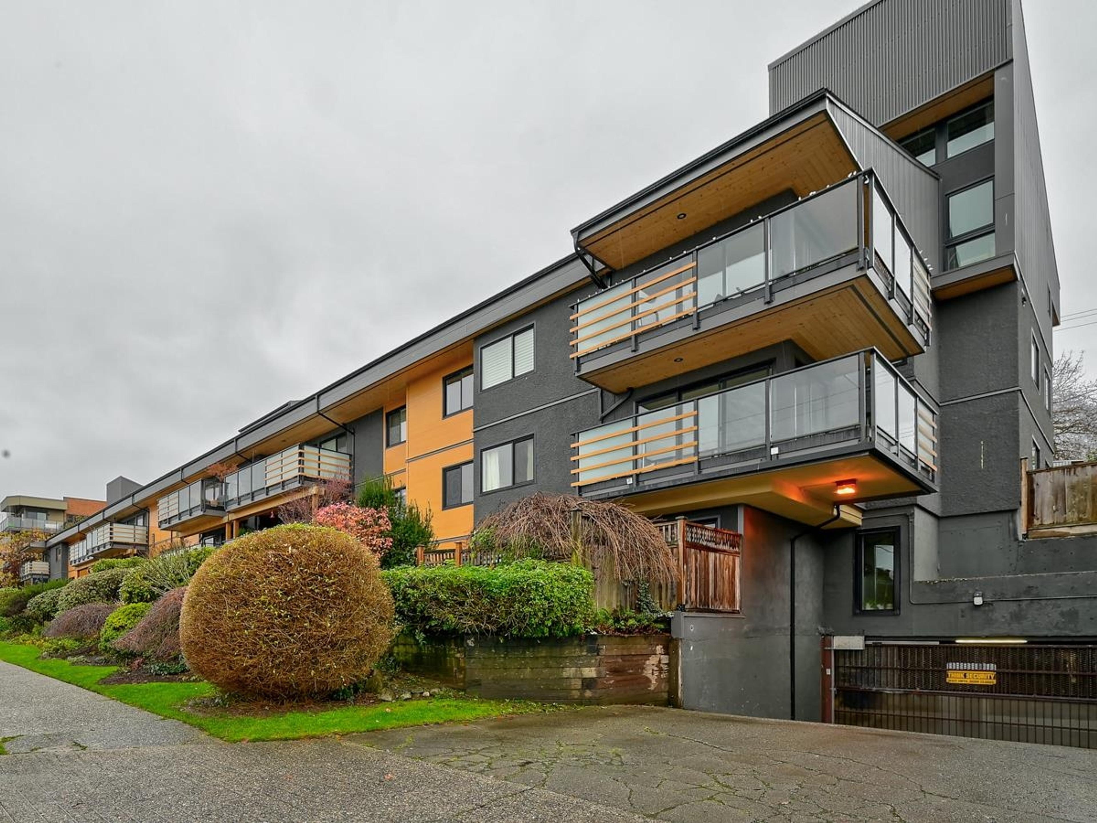 2336 Wall Street, Vancouver - Exteriors - Full Complex View - Photo 2