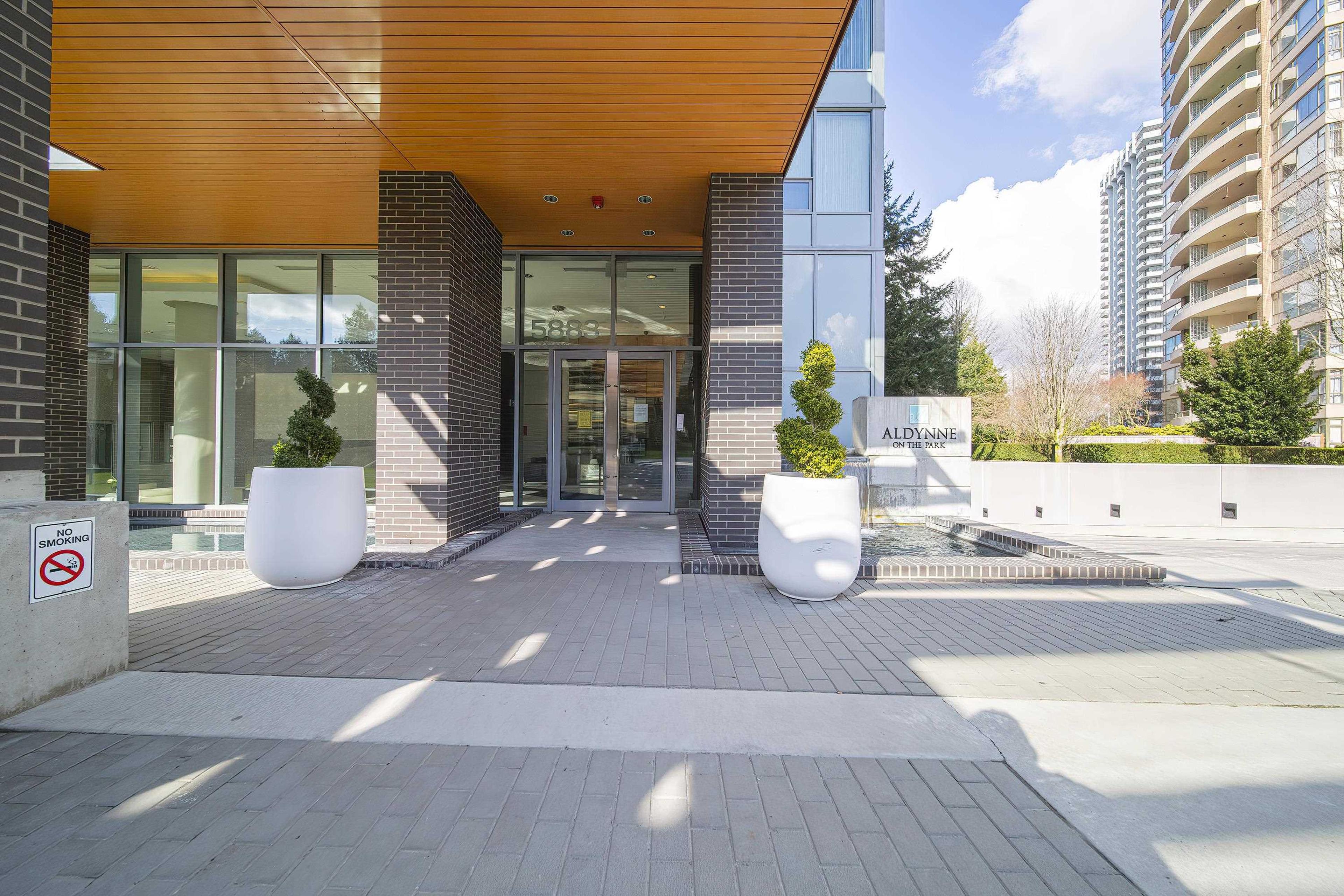 5883 Barker Avenue, Burnaby - Exteriors - Photo 3