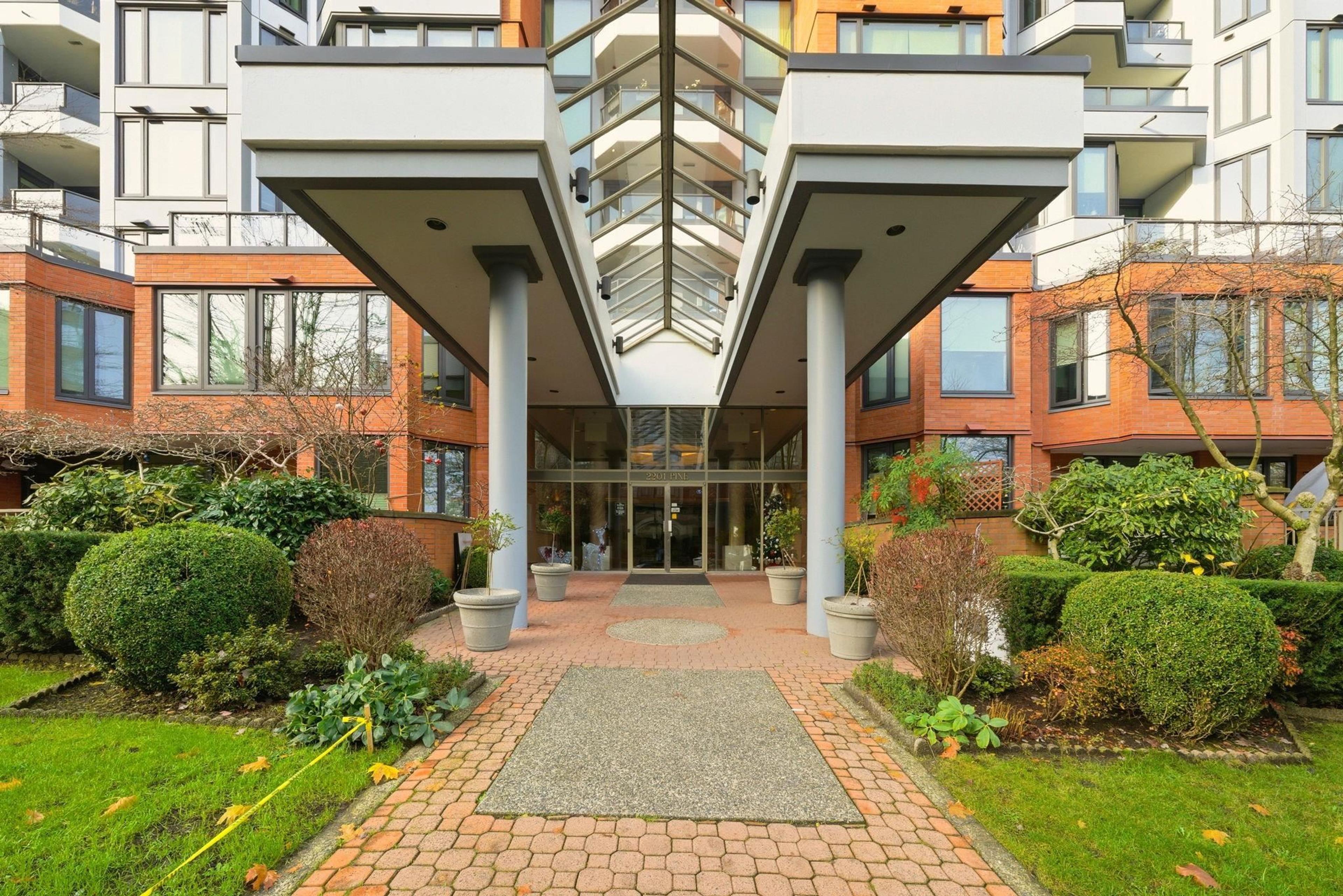 2201 Pine Street, Vancouver - Exteriors - Photo 6