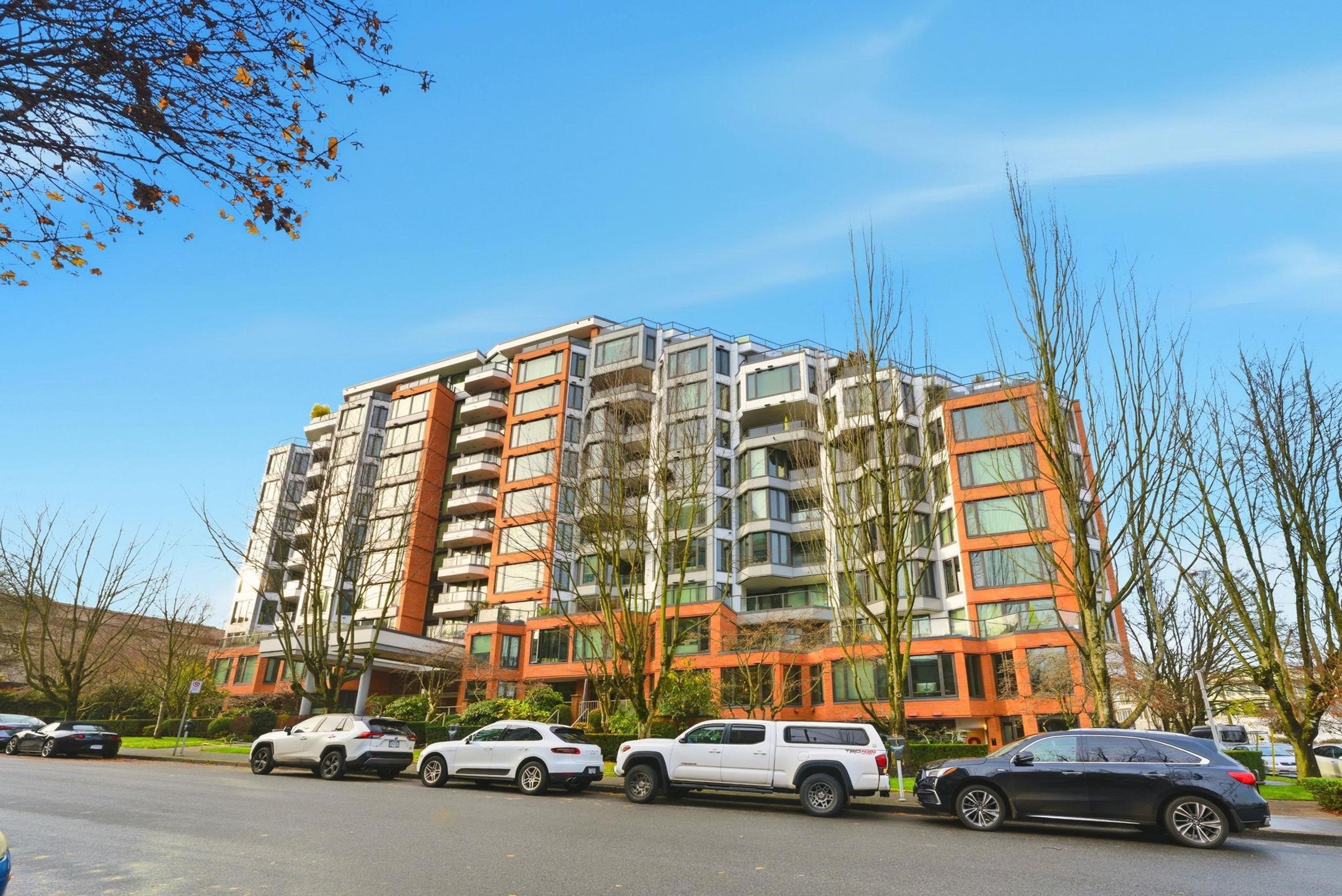 2201 Pine Street, Vancouver - Exteriors - Full Complex View - Photo 7