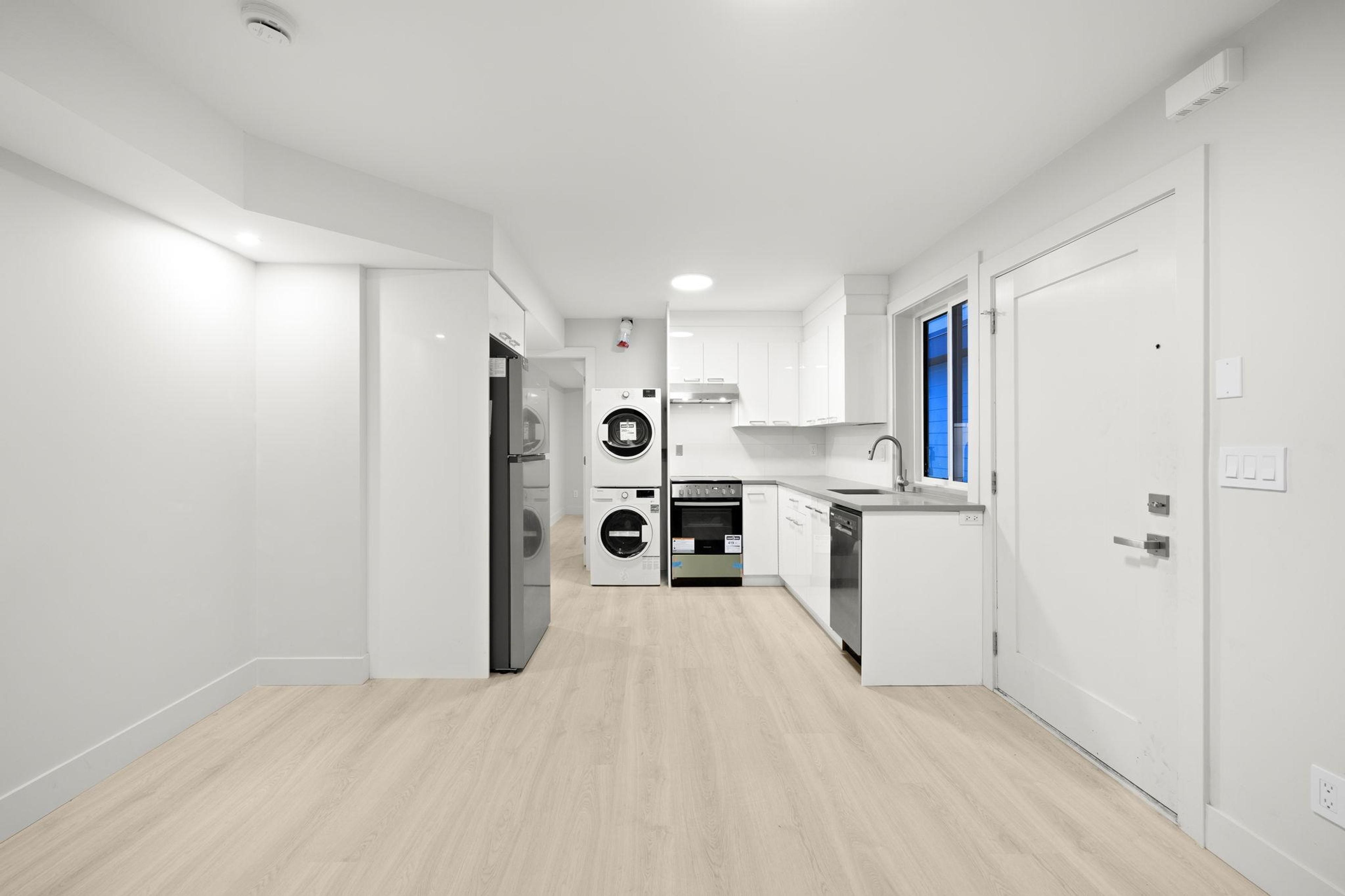 #2 3881 HURST STREET - 30