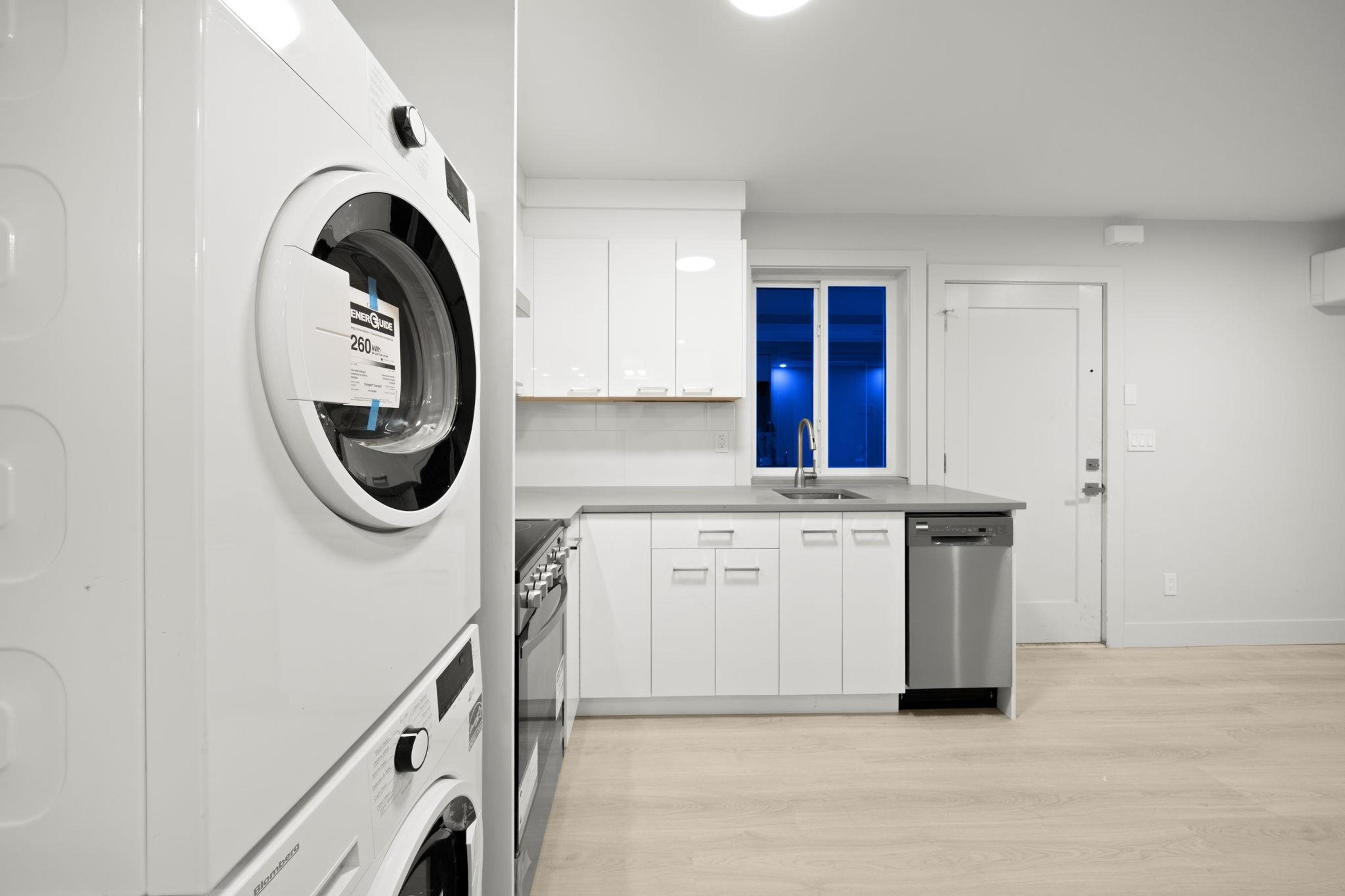 #2 3881 HURST STREET - 29