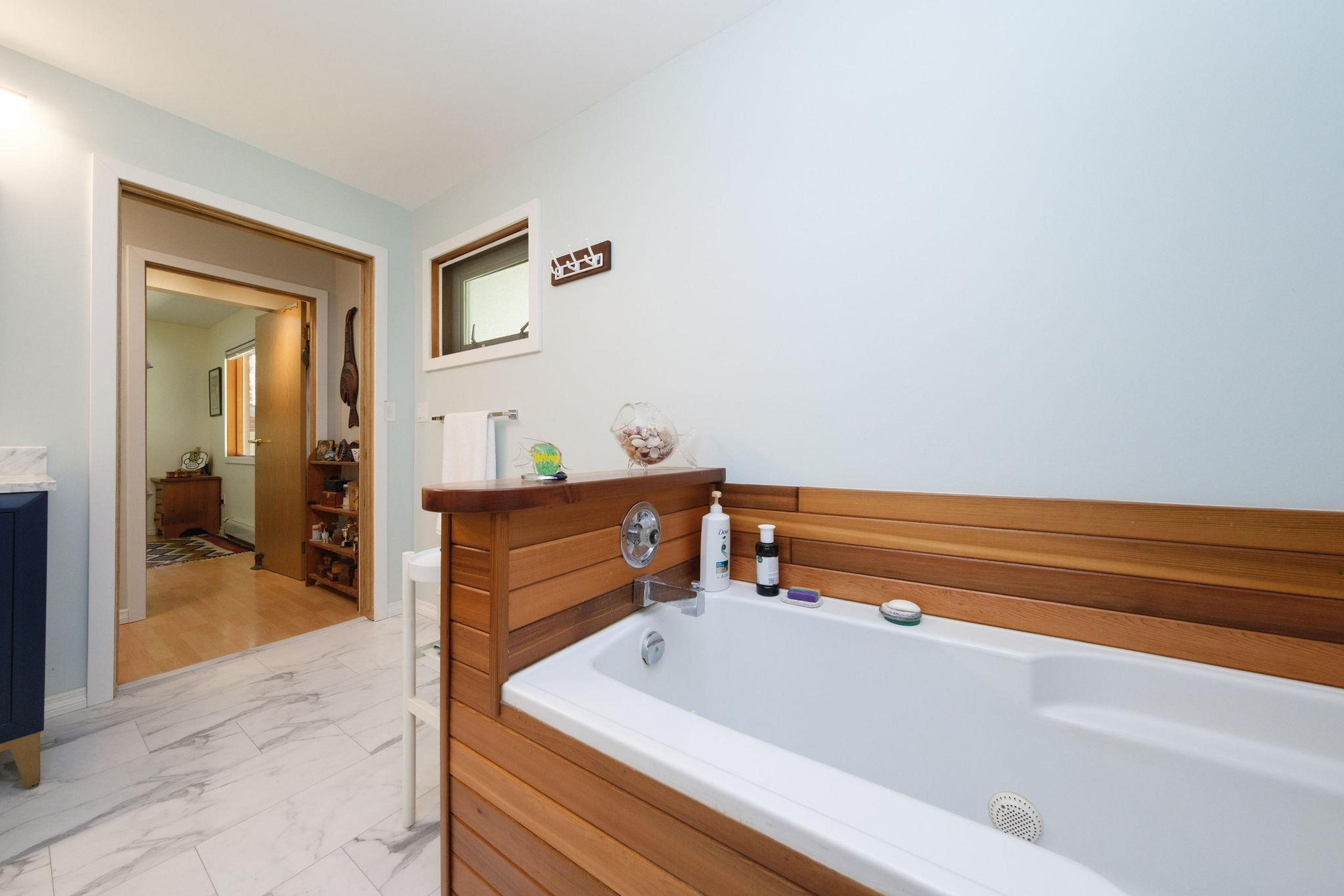 3318-42 LINWOOD ROAD - 14