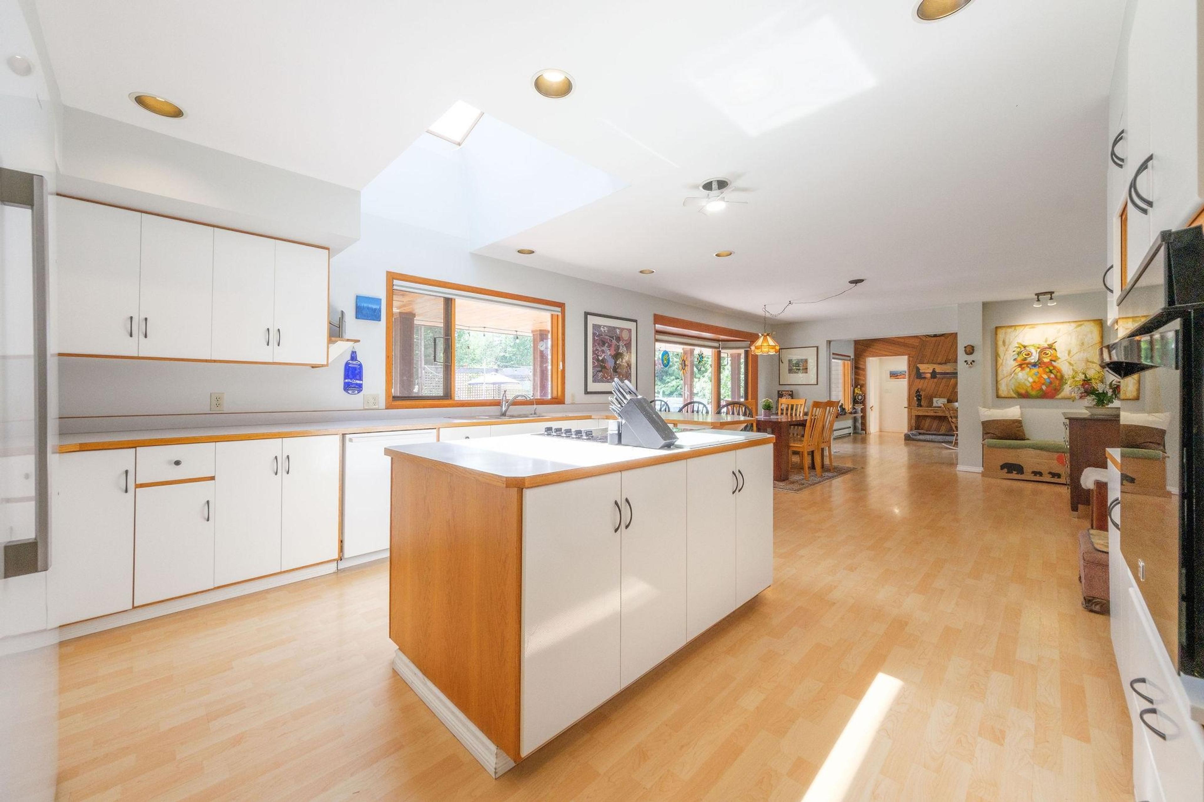 3318-42 LINWOOD ROAD - 18