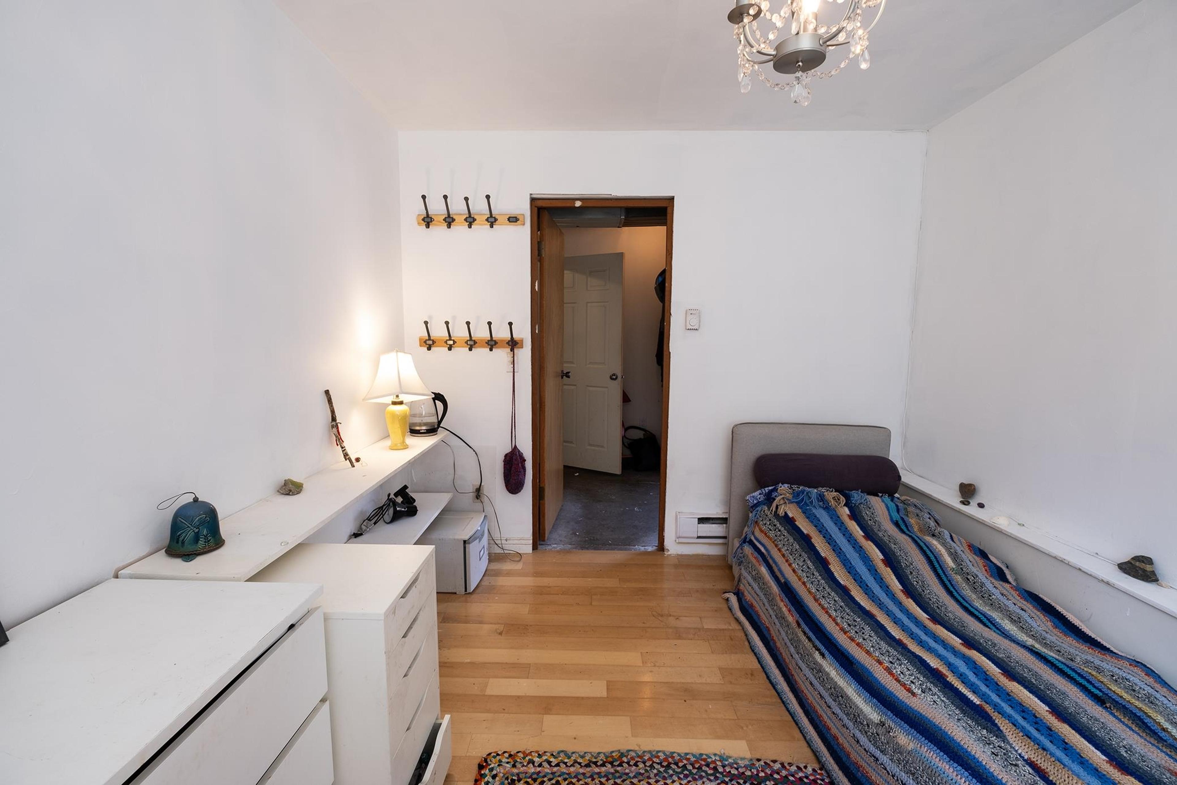 1160 ROSAMUND ROAD - 28