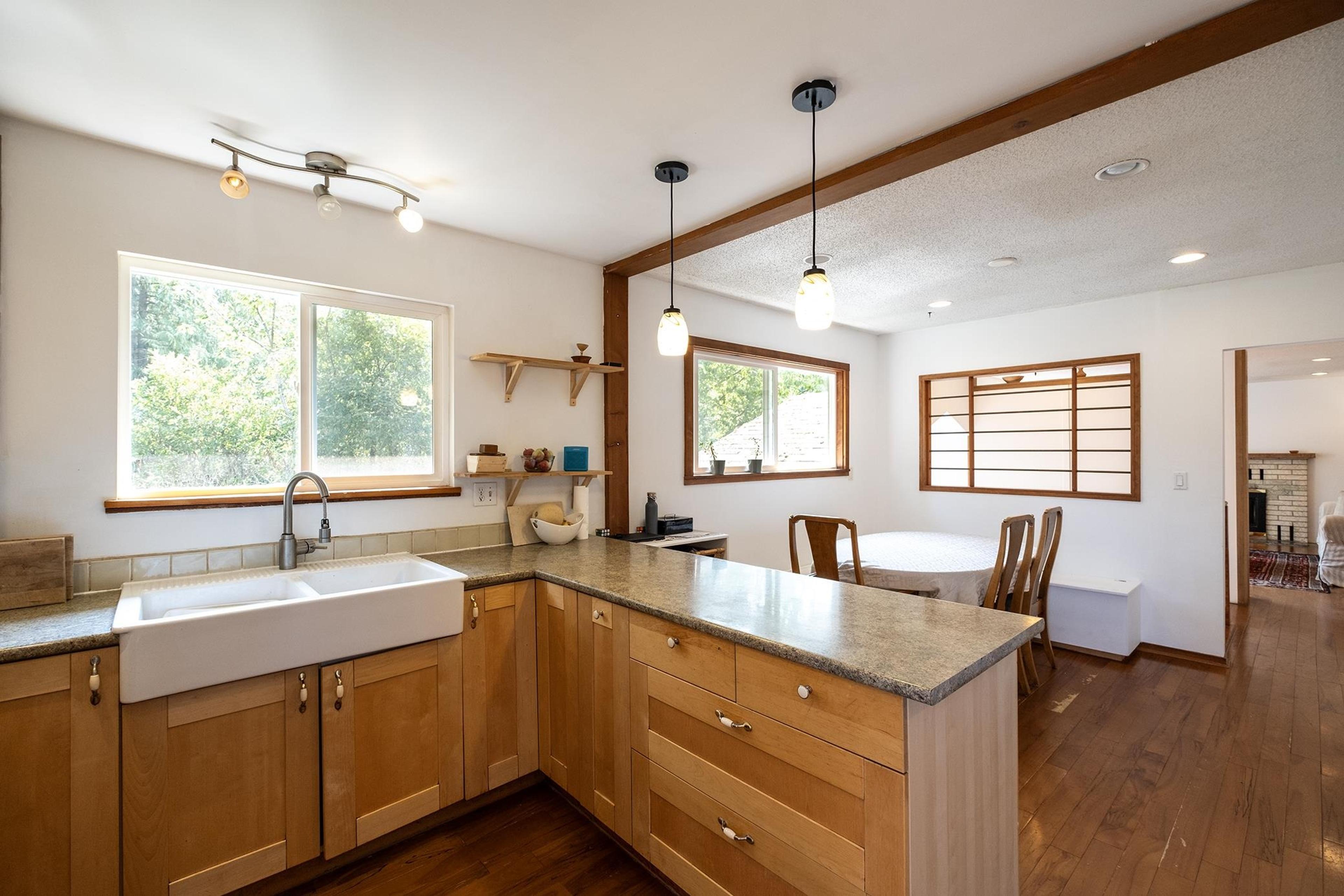 1160 ROSAMUND ROAD - 9