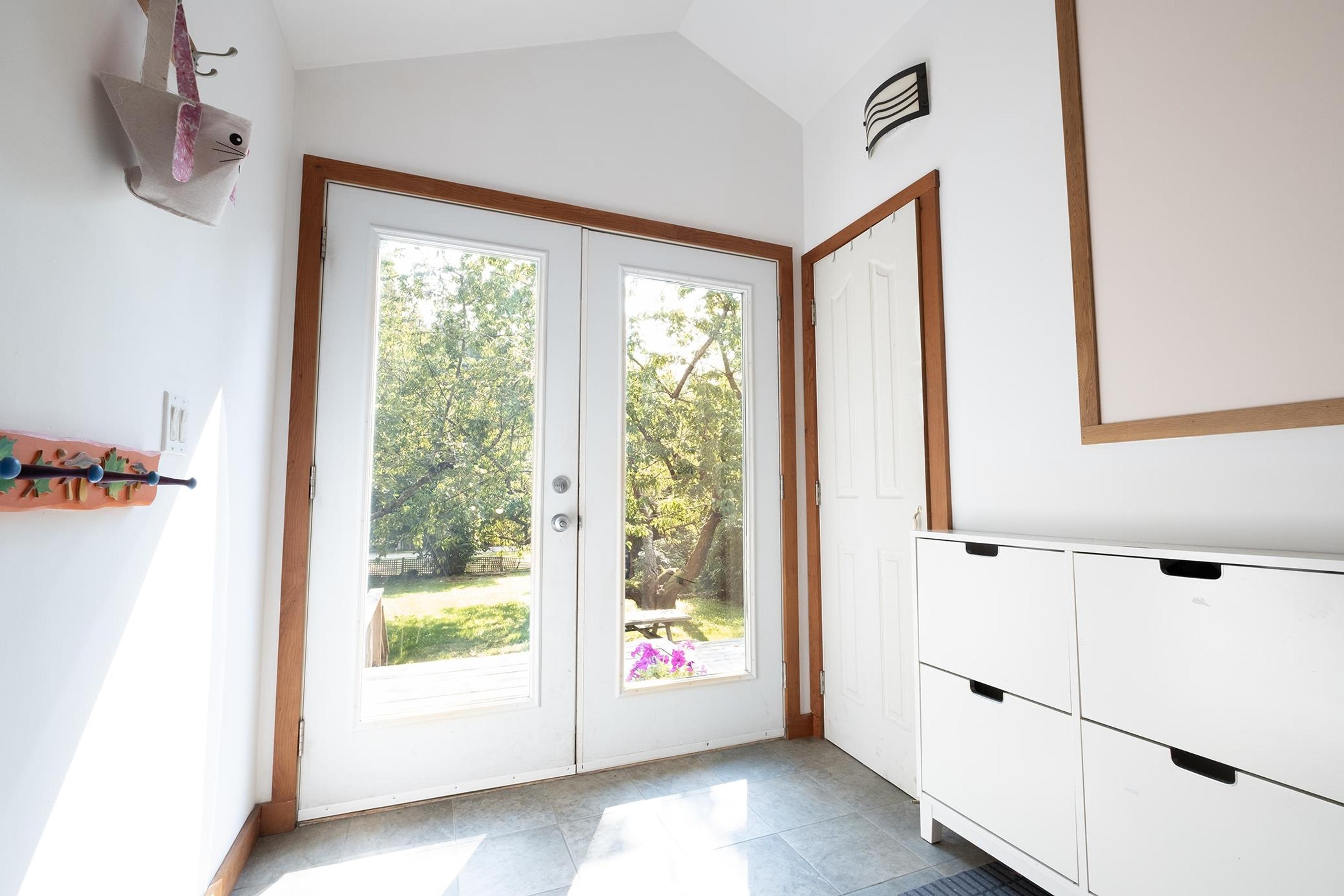 1160 ROSAMUND ROAD - 18