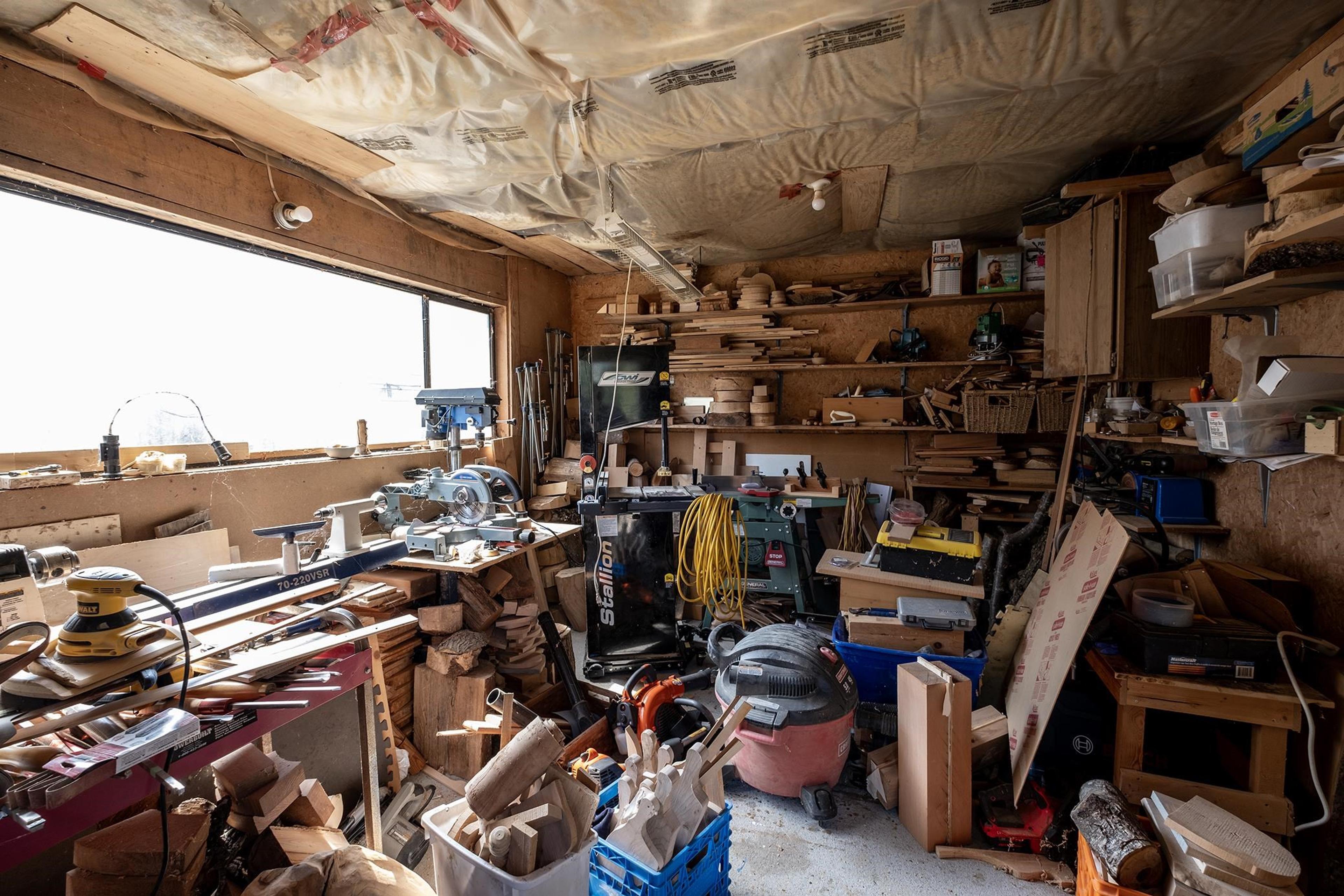 1160 ROSAMUND ROAD - 37