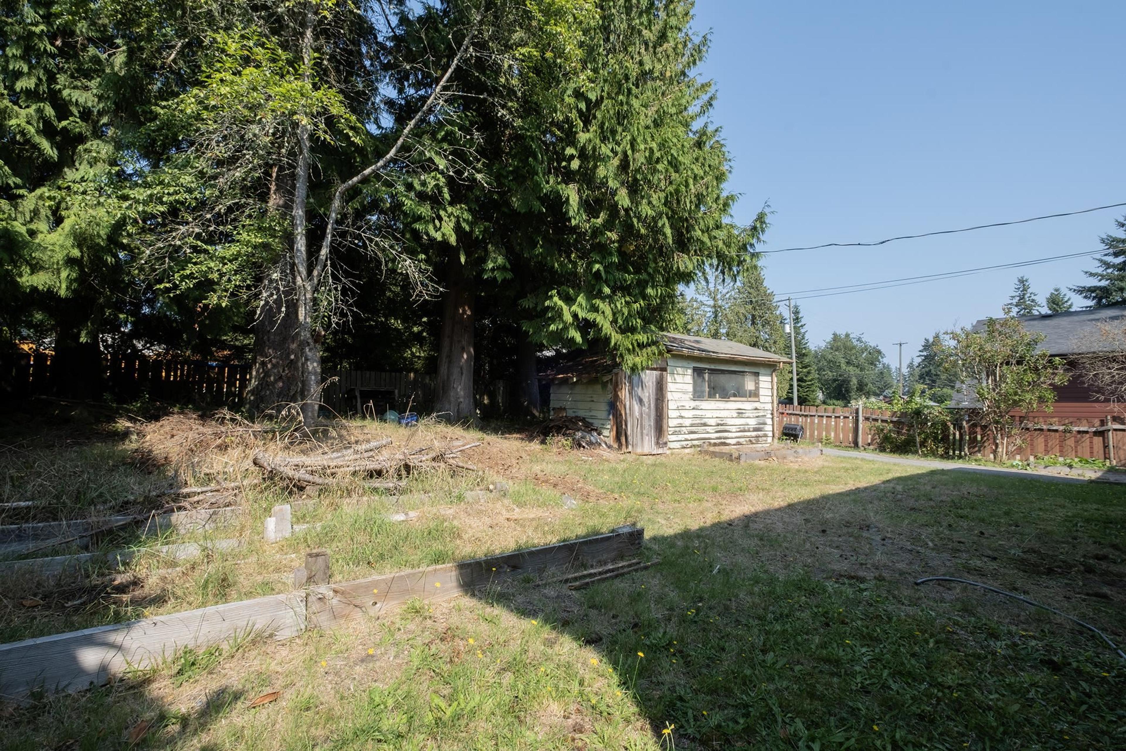 1160 ROSAMUND ROAD - 35