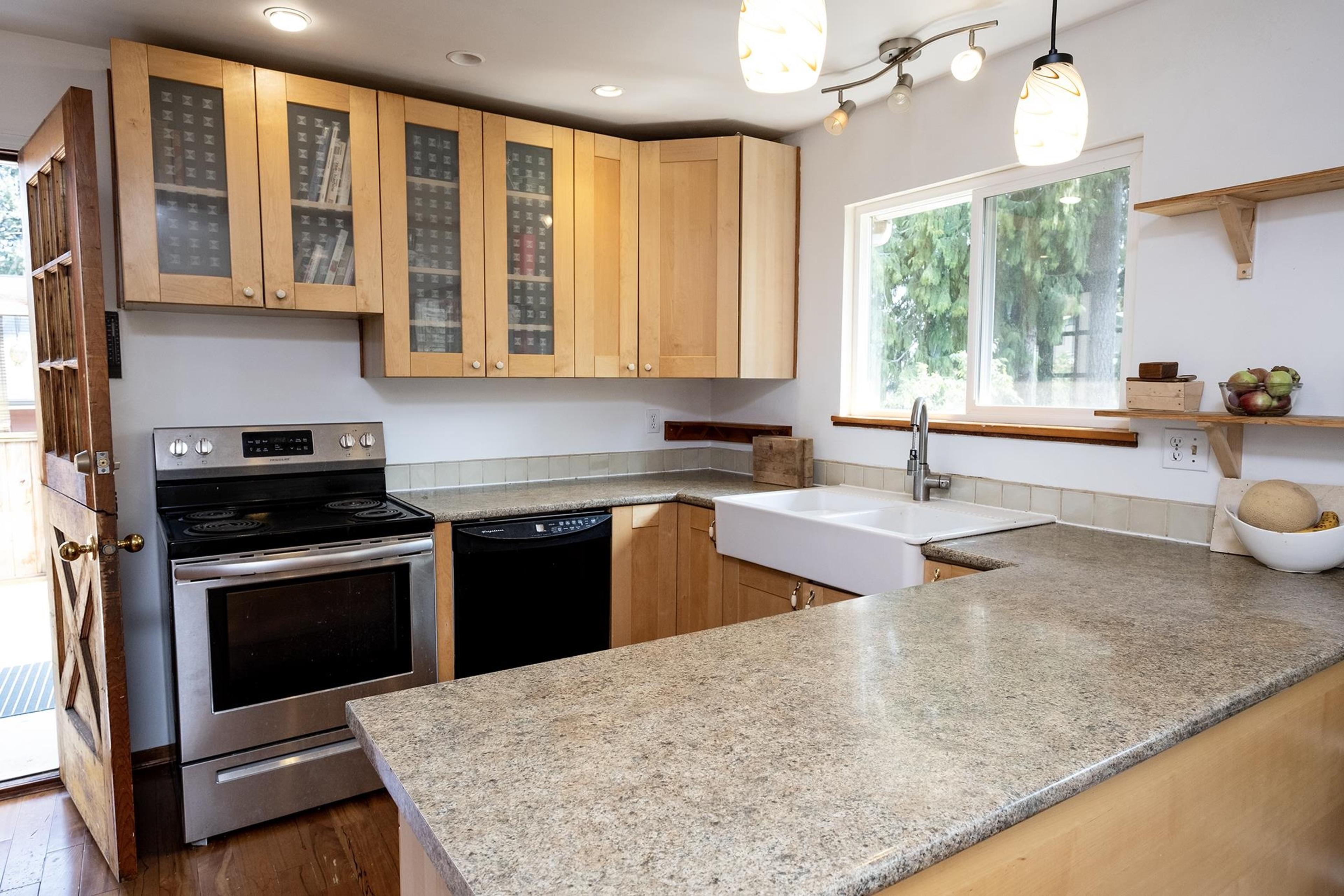 1160 ROSAMUND ROAD - 8