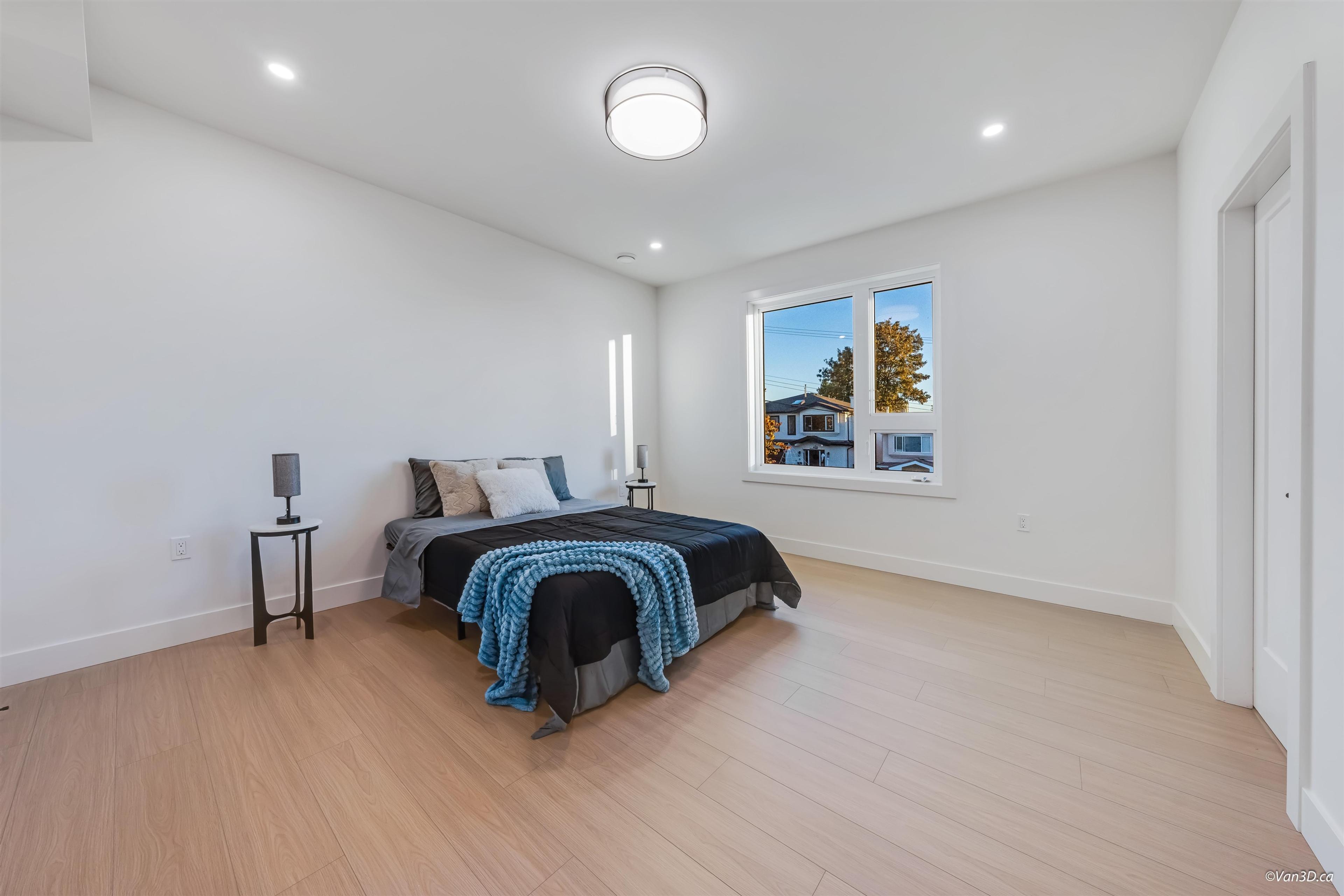 #4 4211 GRAVELEY STREET - 14