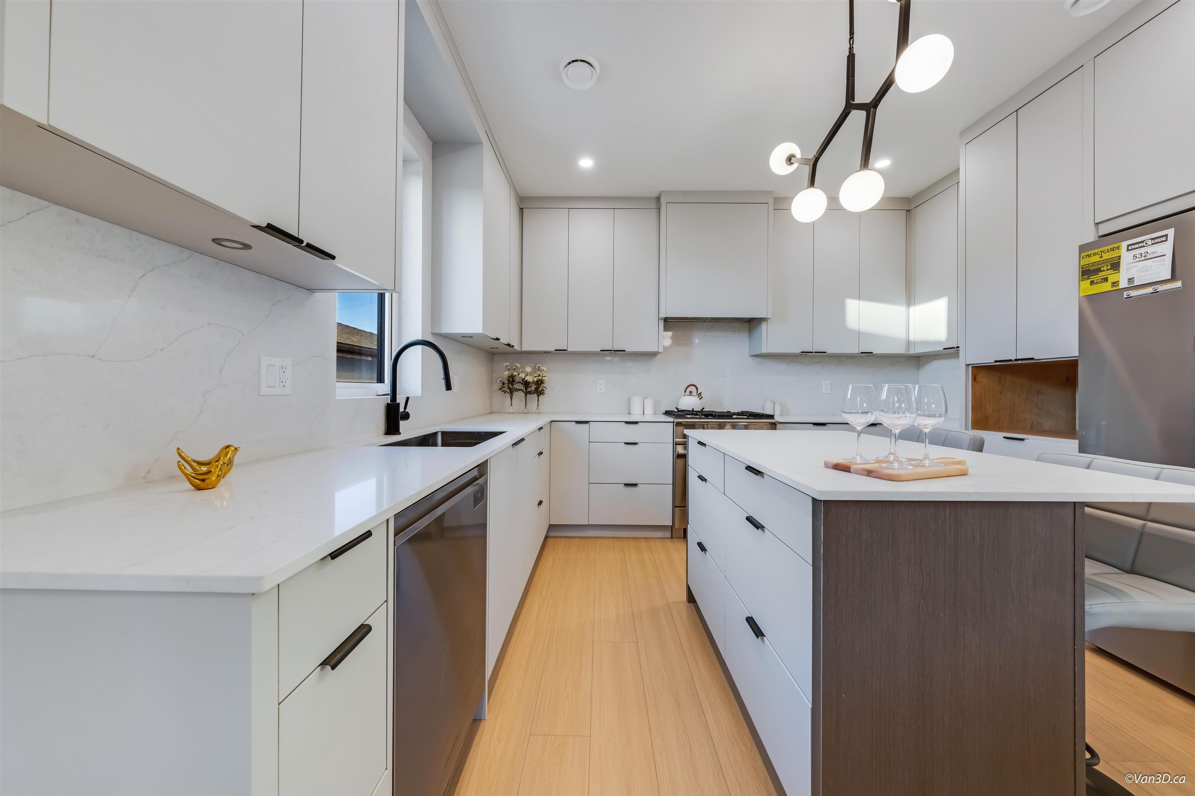 #4 4211 GRAVELEY STREET - 11