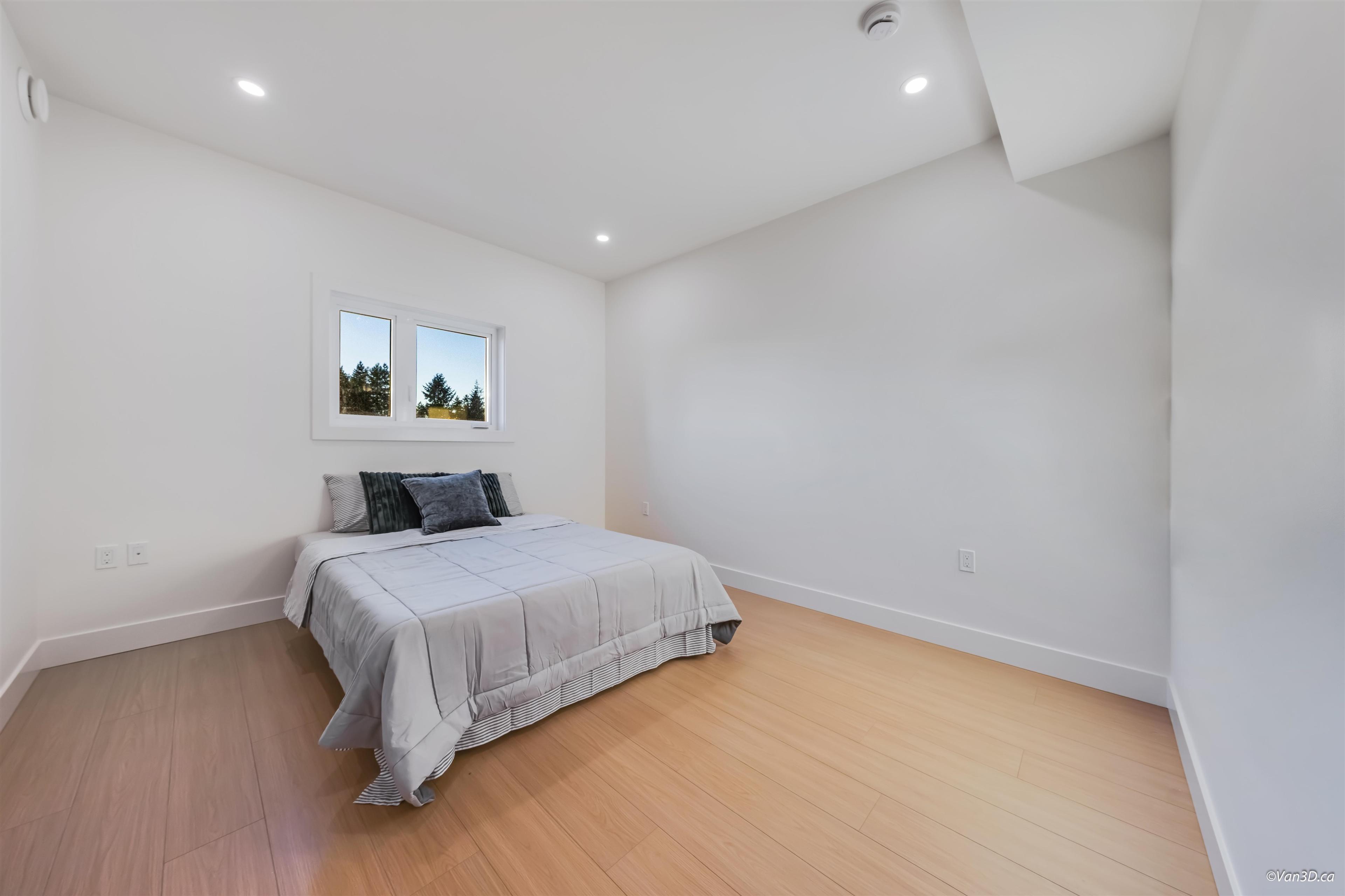 #4 4211 GRAVELEY STREET - 18