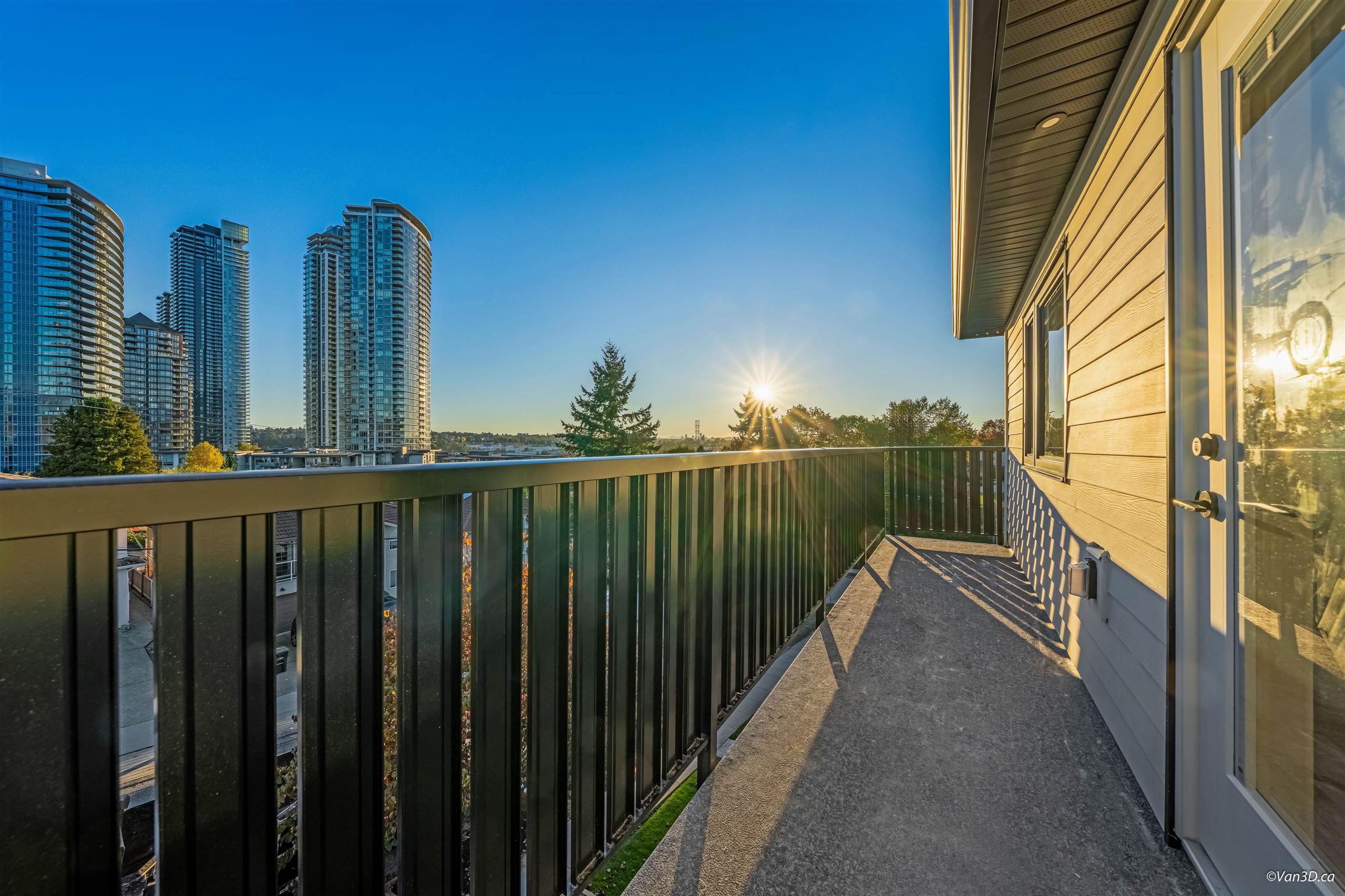 #4 4211 GRAVELEY STREET - 28