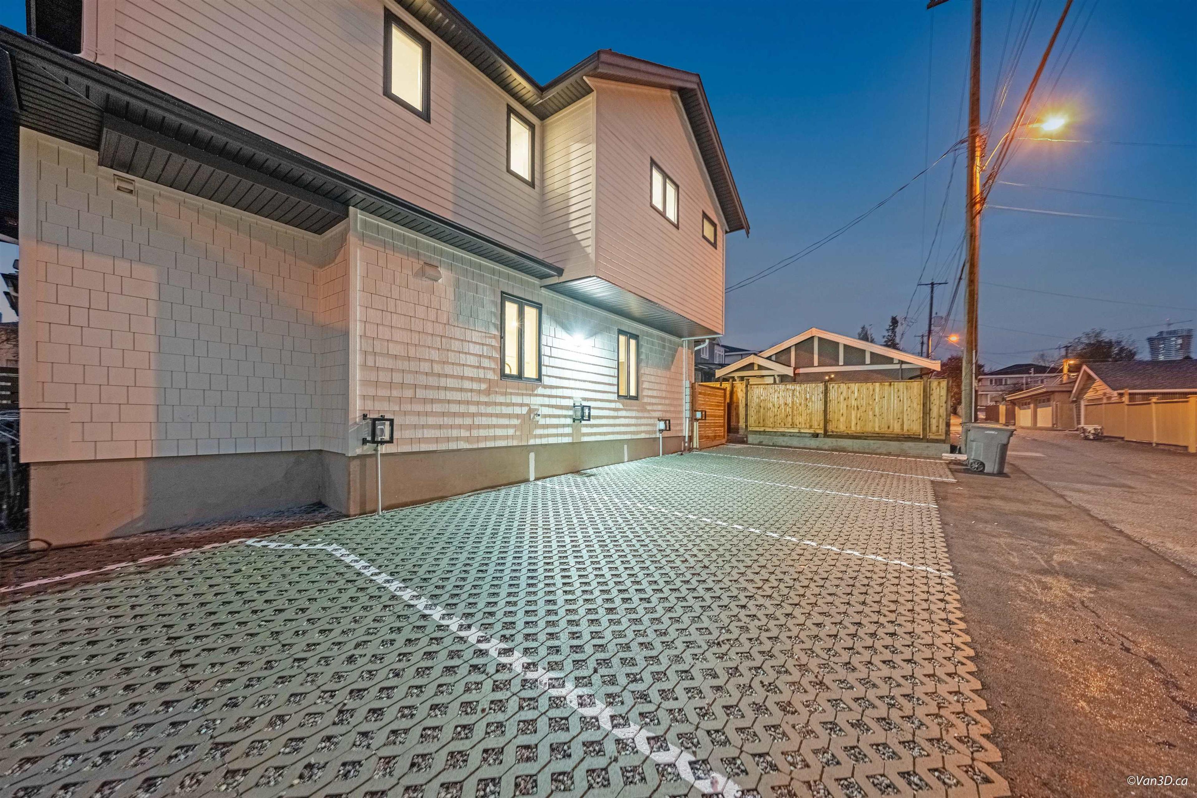 #4 4211 GRAVELEY STREET - 36