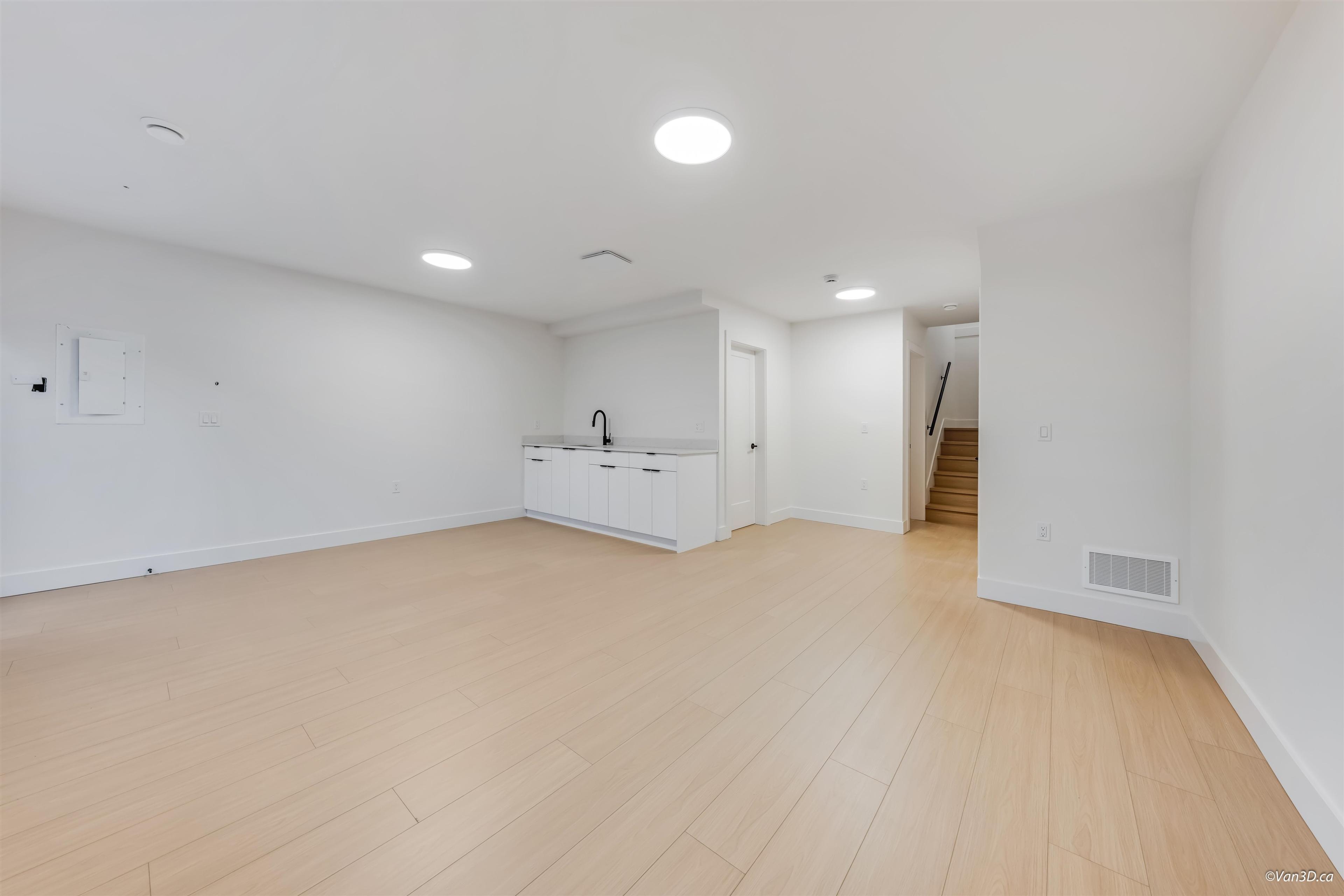 #4 4211 GRAVELEY STREET - 31