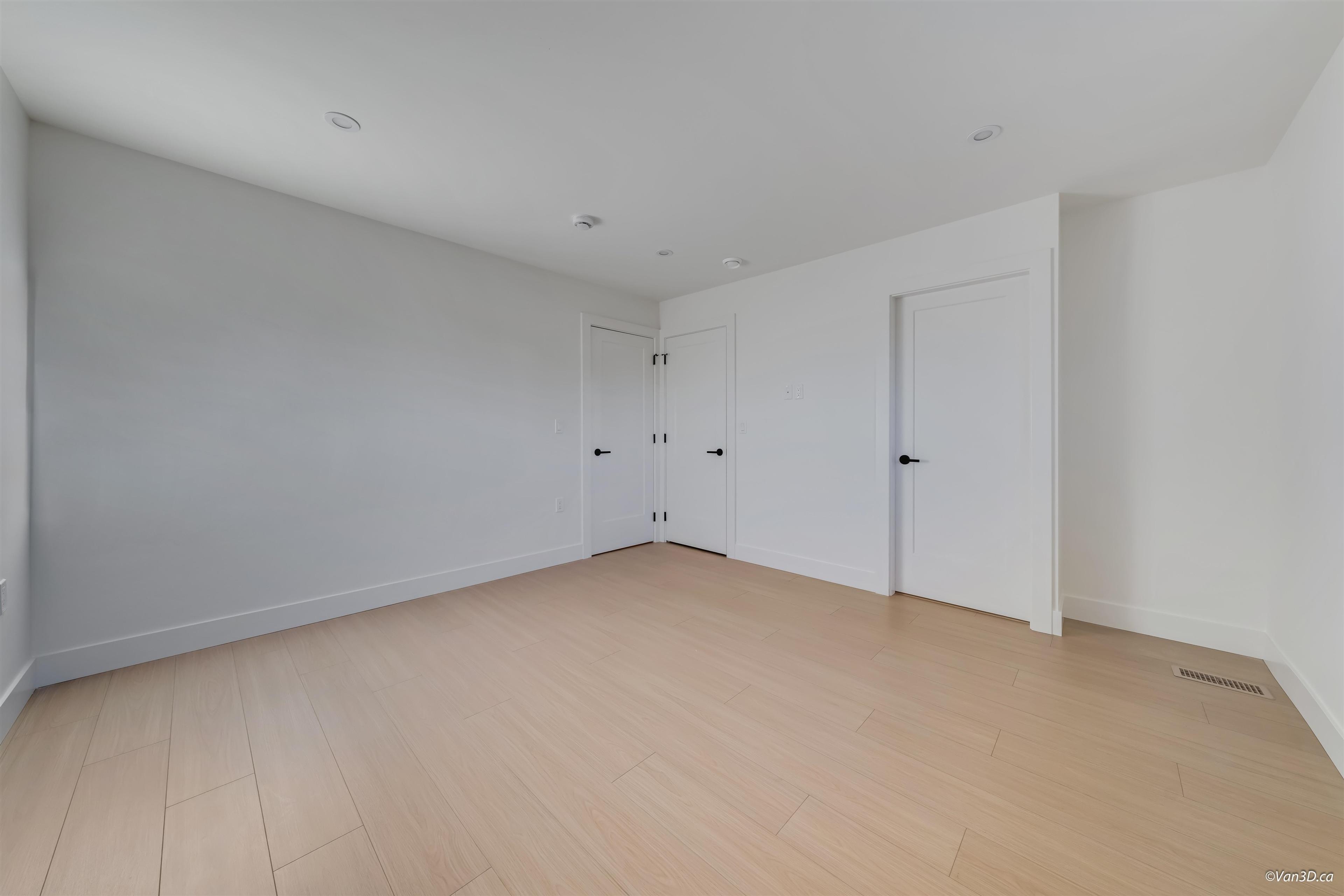 #4 4211 GRAVELEY STREET - 27